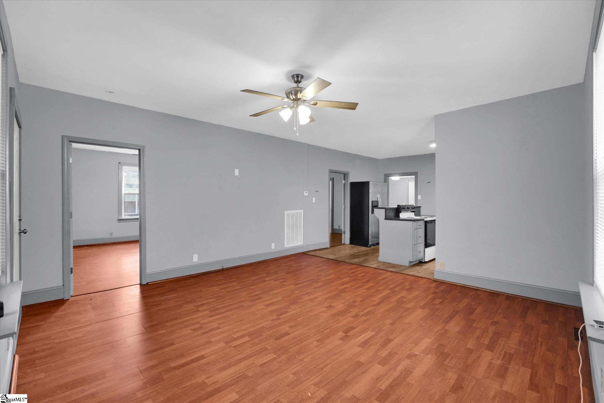 33 Ross Street Property Photo 8