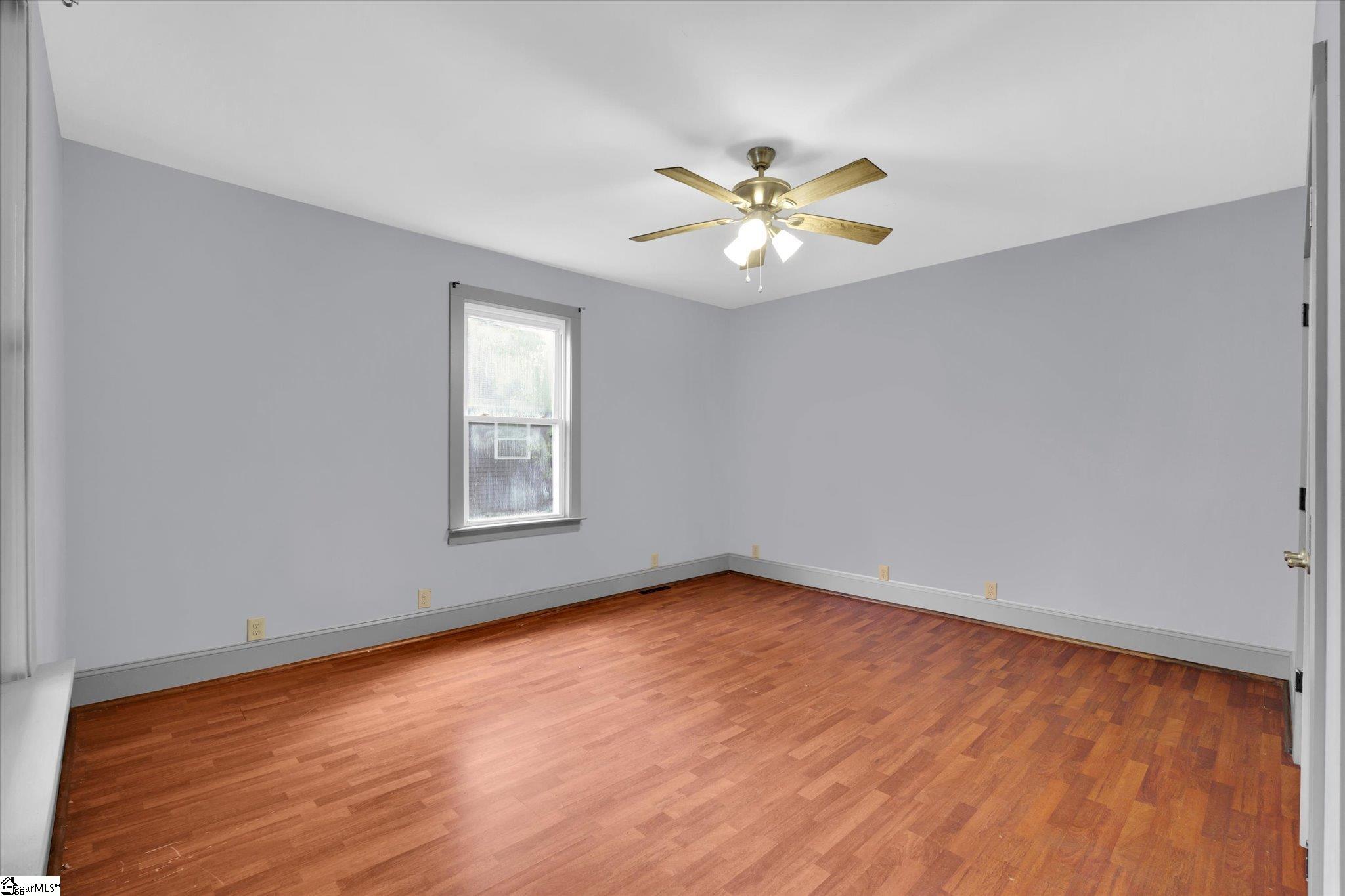33 Ross Street Property Photo 14