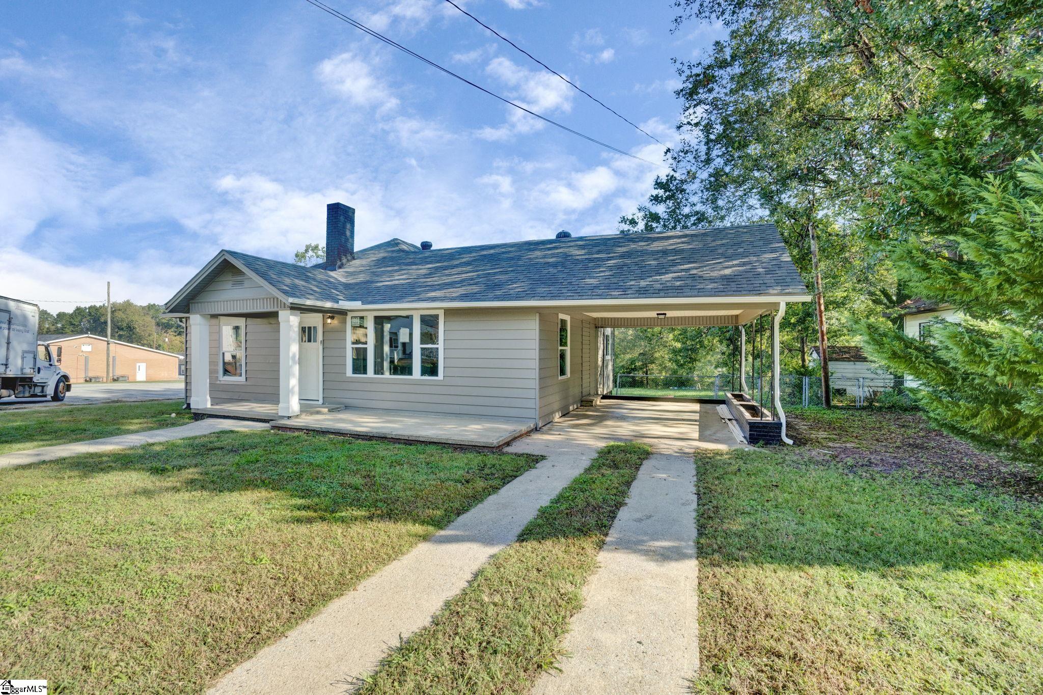 202 Holland Street Property Photo 2