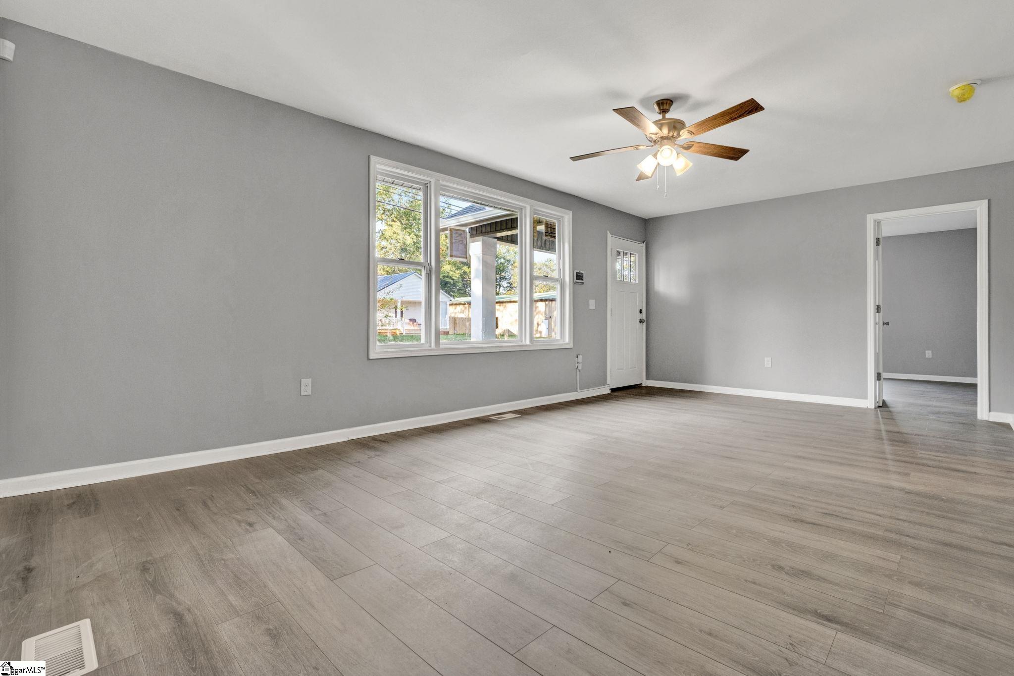 202 Holland Street Property Photo 5