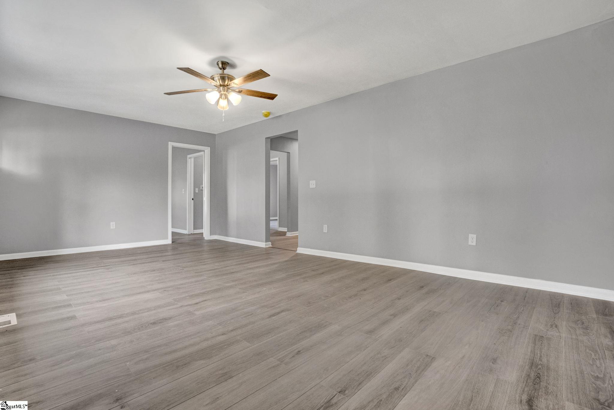202 Holland Street Property Photo 6
