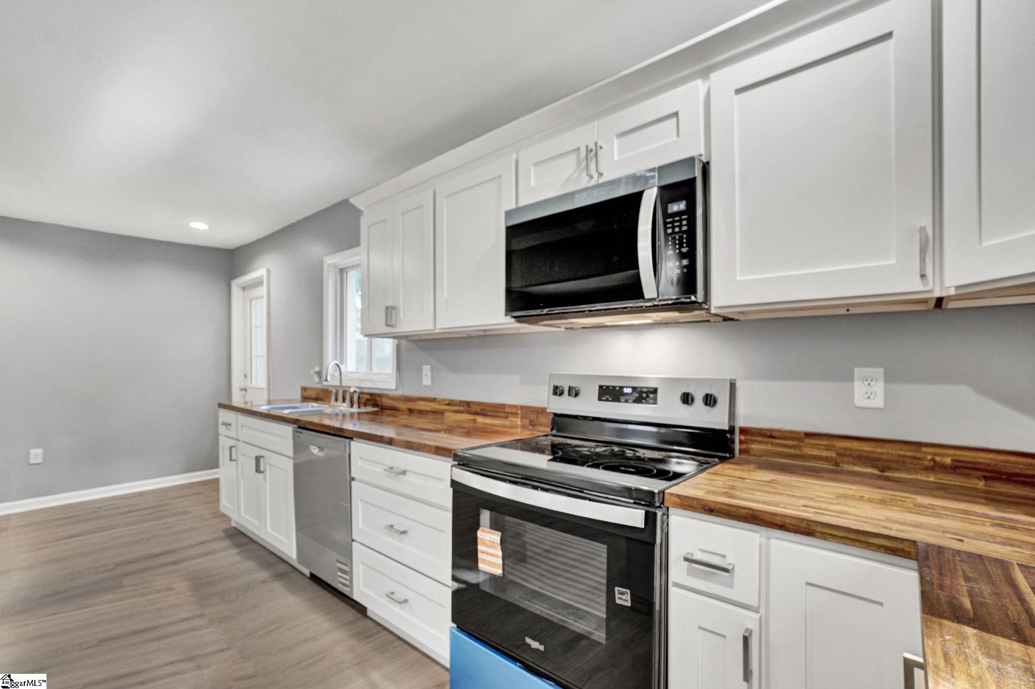 202 Holland Street Property Photo 8