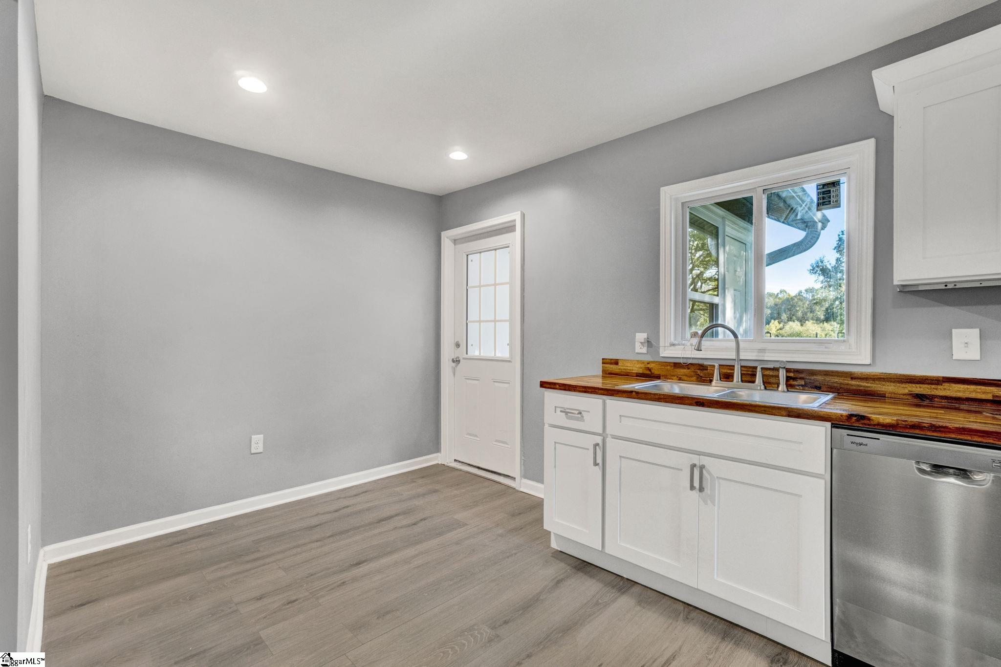 202 Holland Street Property Photo 10