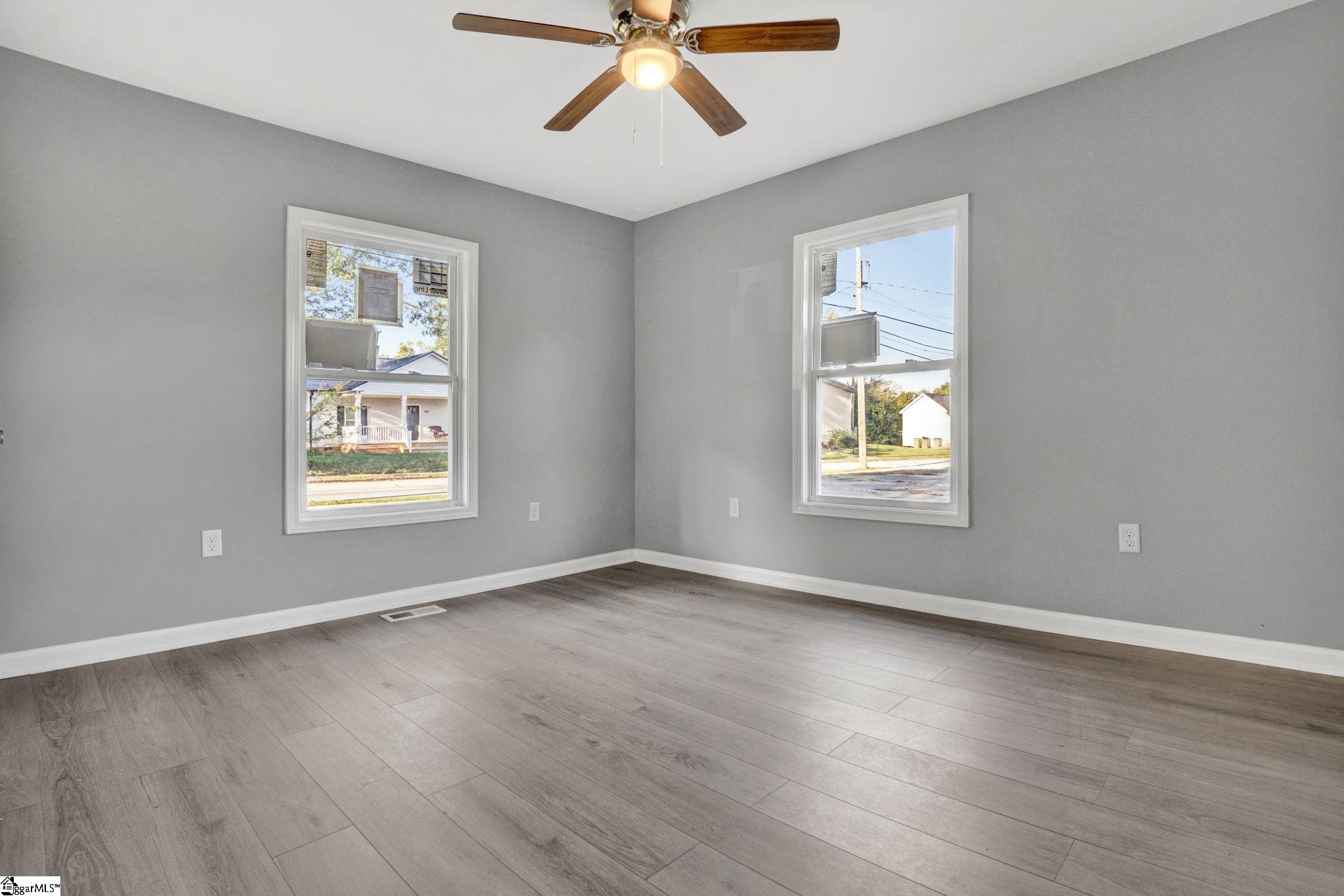 202 Holland Street Property Photo 29