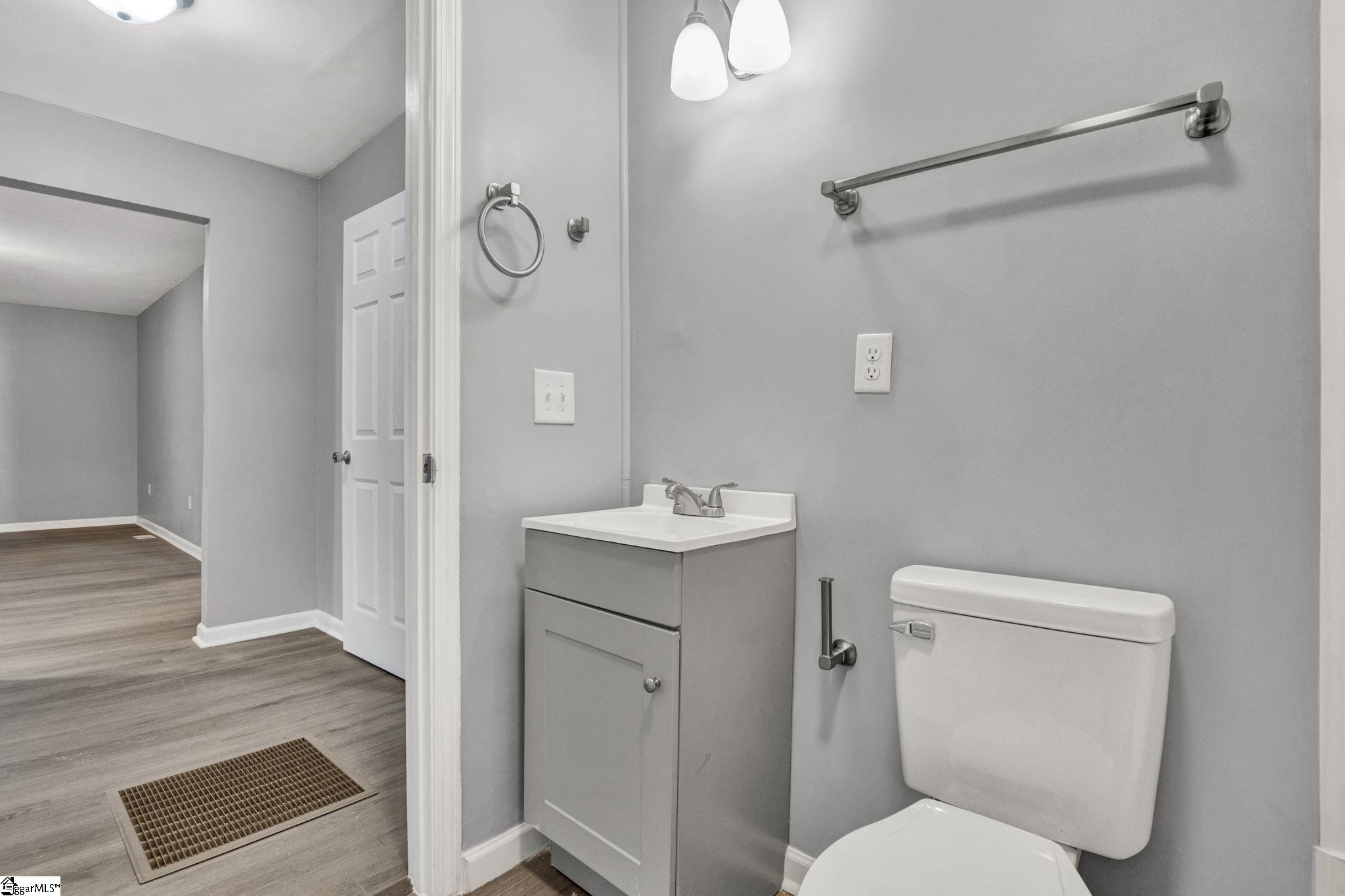 202 Holland Street Property Photo 31
