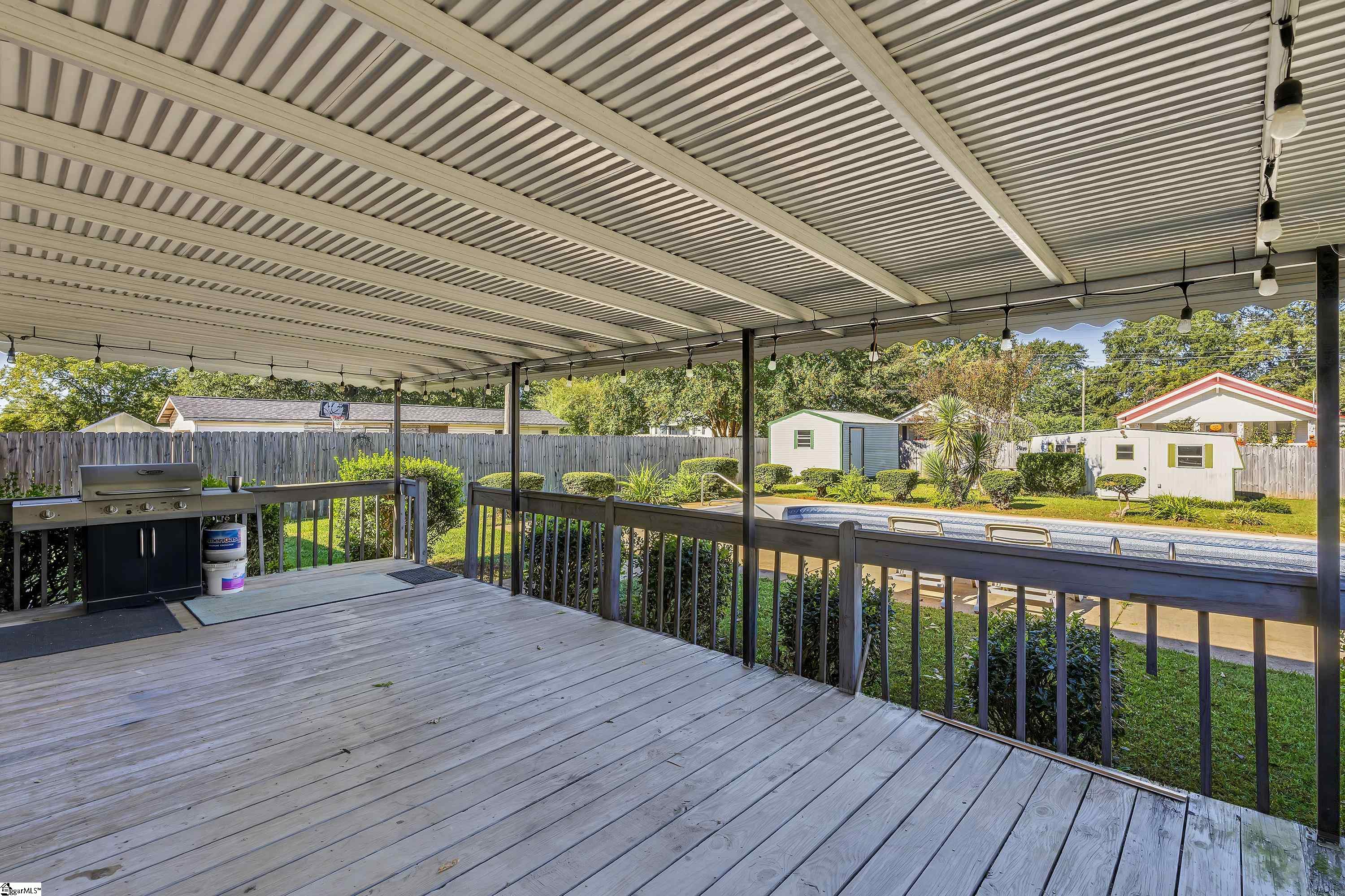 9 Clemson Avenue Property Photo 8