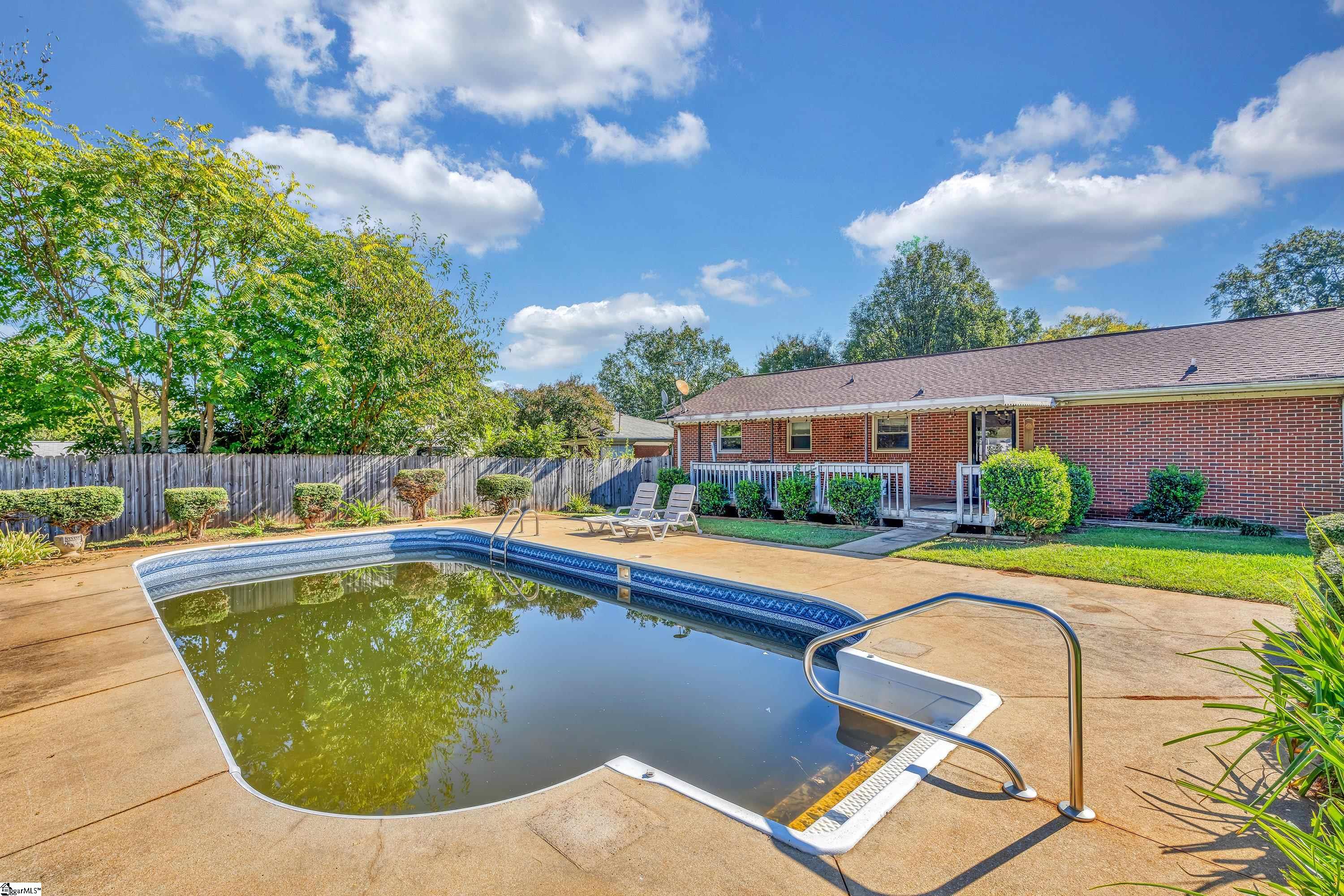 9 Clemson Avenue Property Photo 17