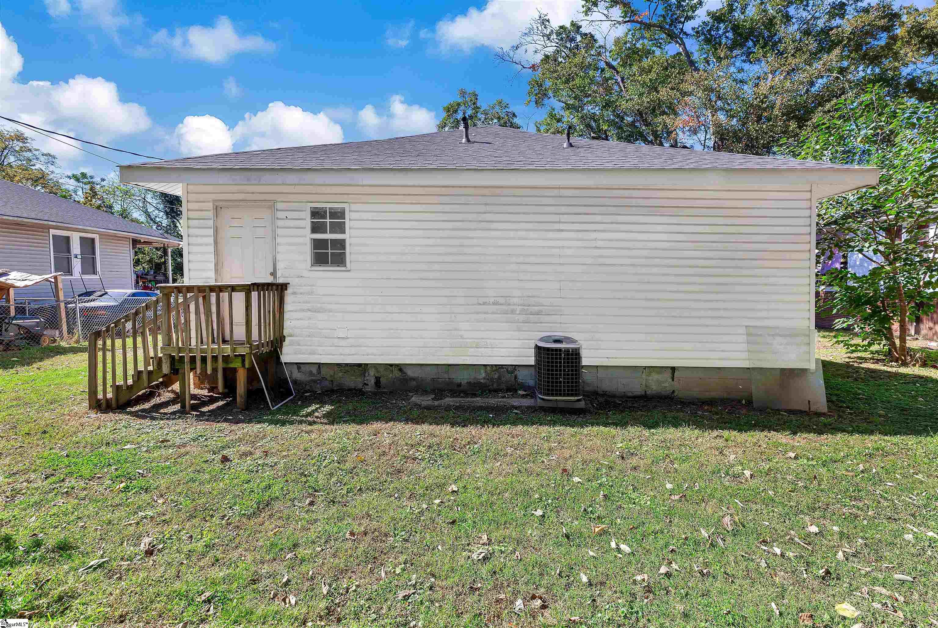402 J Street Property Photo 5
