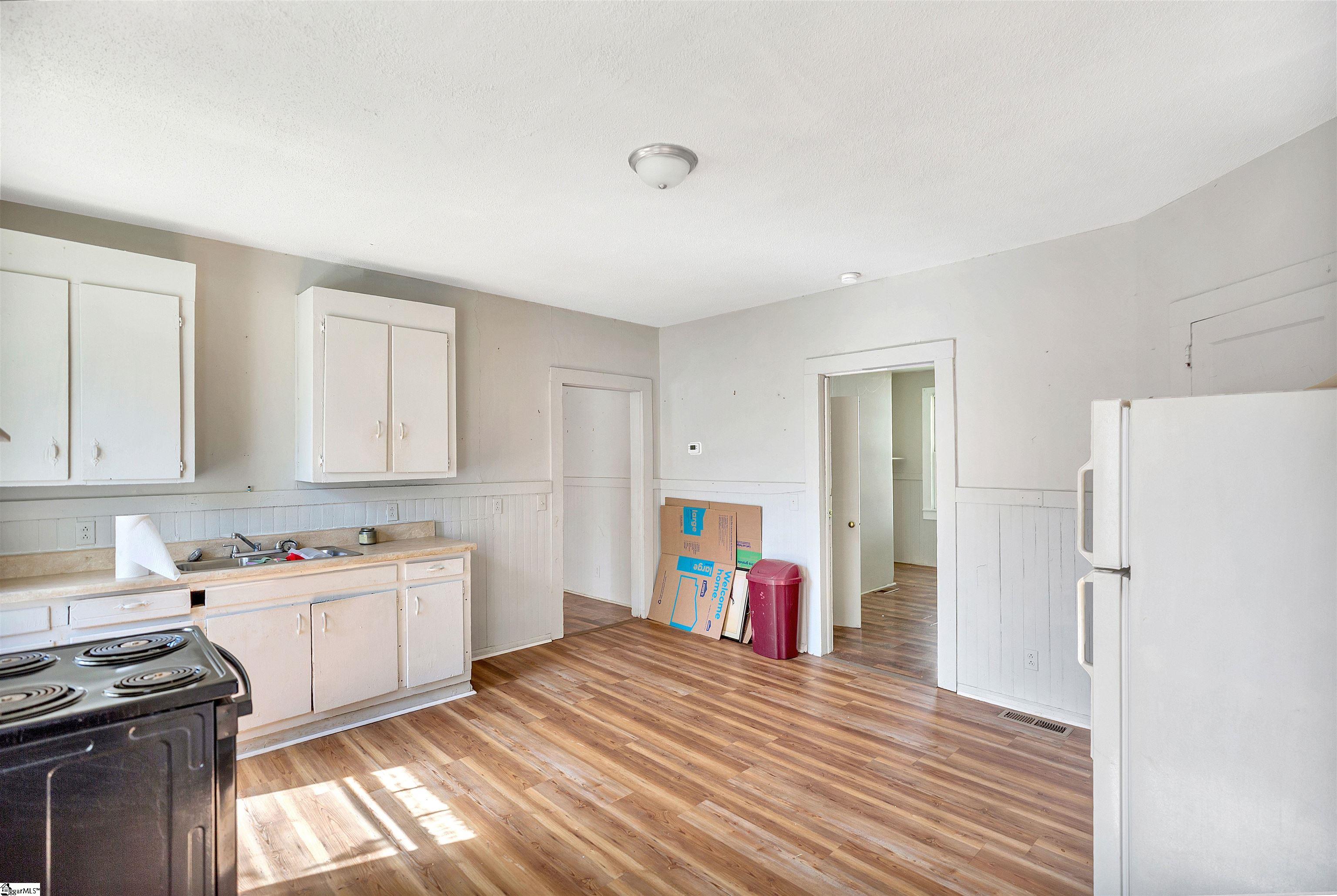 402 J Street Property Photo 15