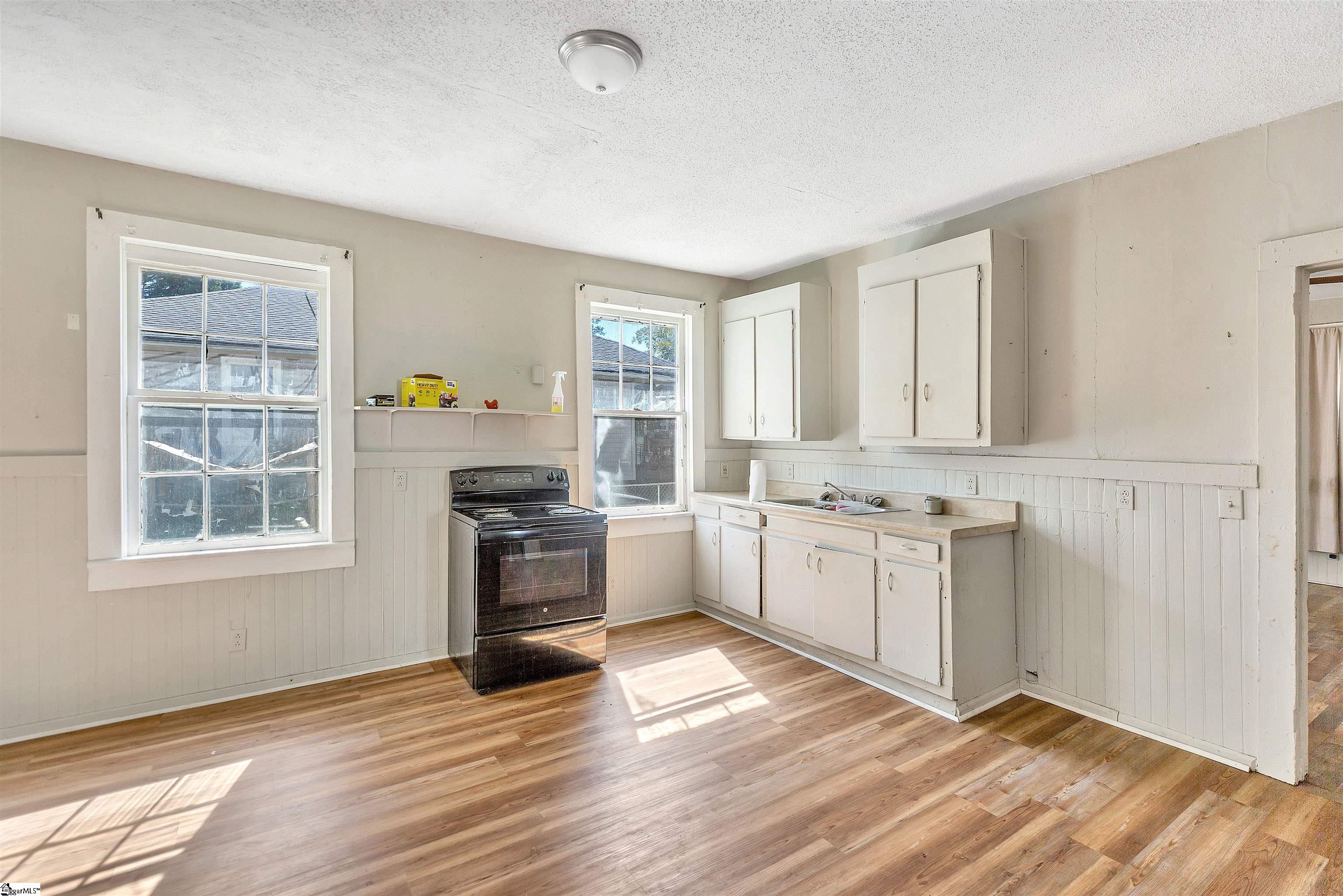 402 J Street Property Photo 18