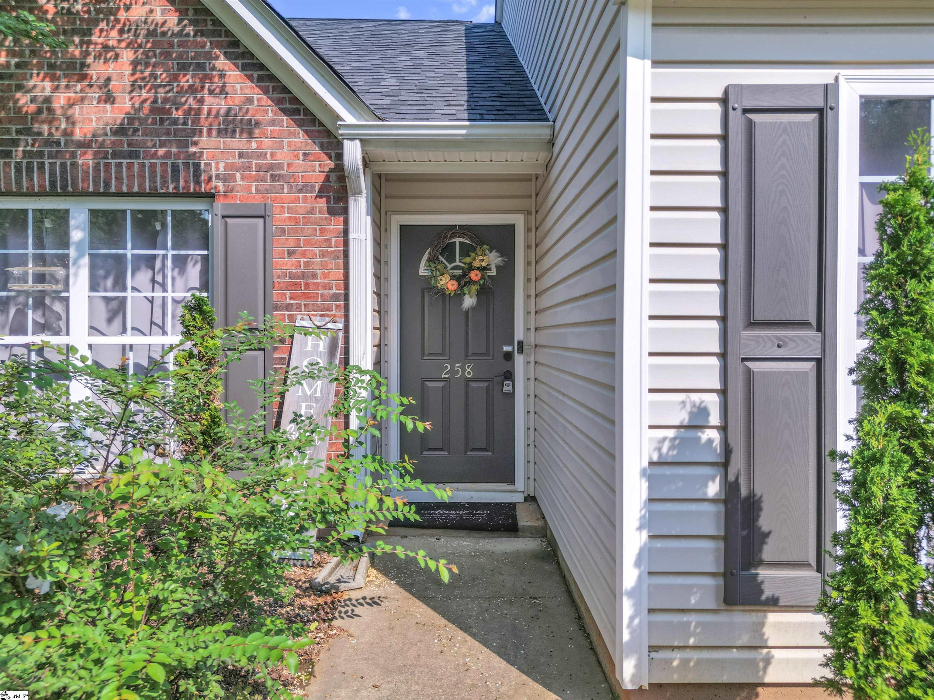 258 Dartmoor Drive Property Photo 3