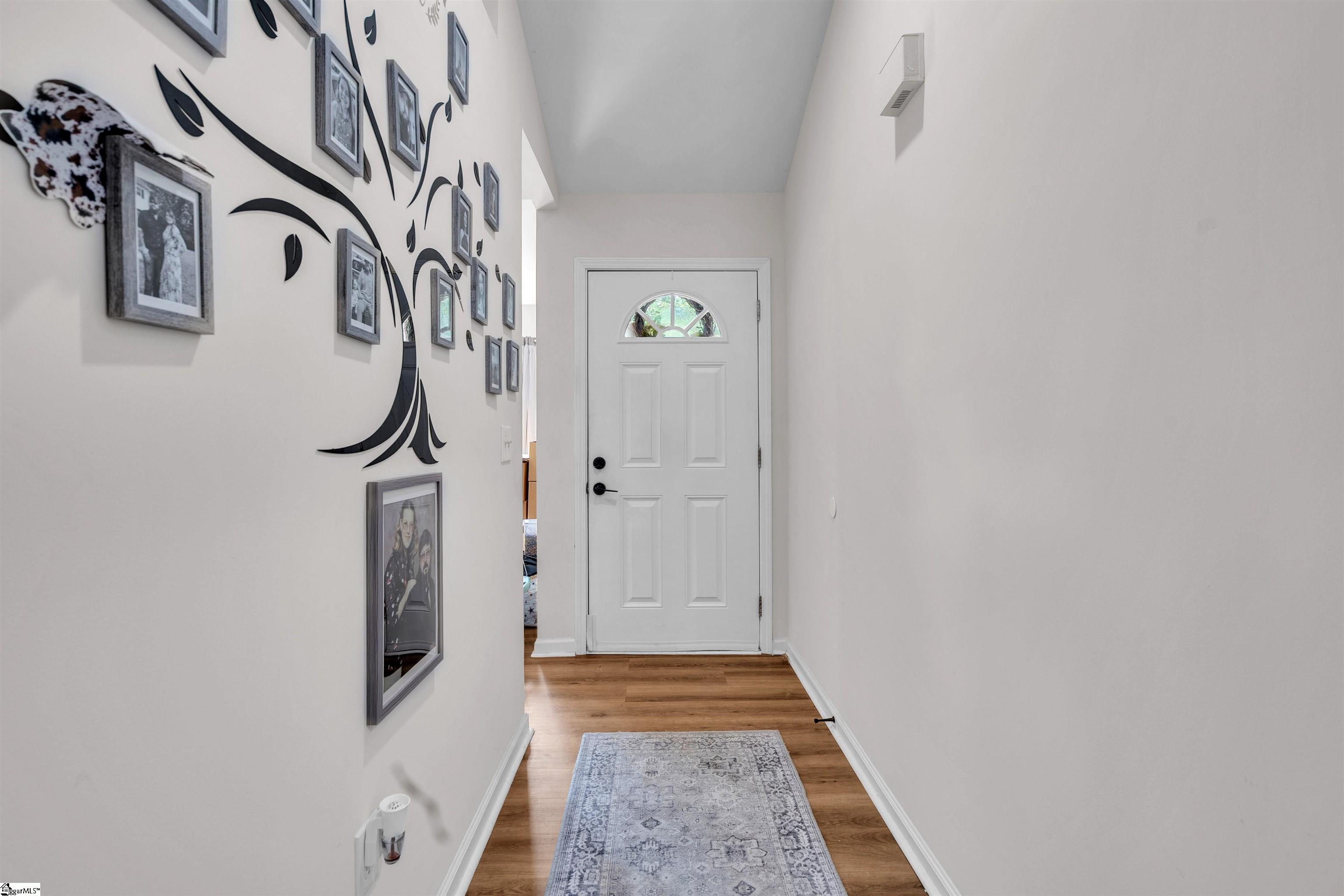258 Dartmoor Drive Property Photo 4