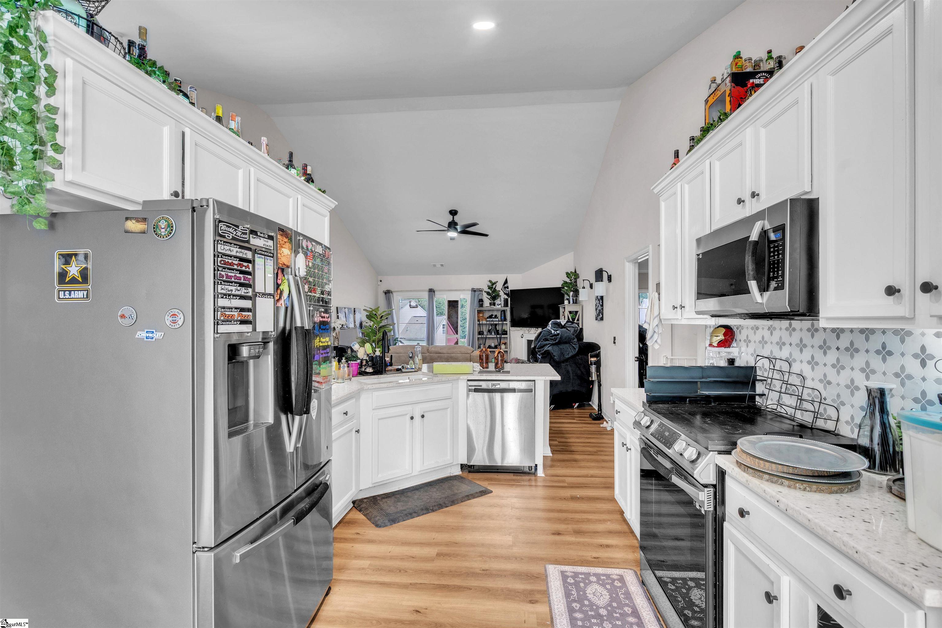 258 Dartmoor Drive Property Photo 6