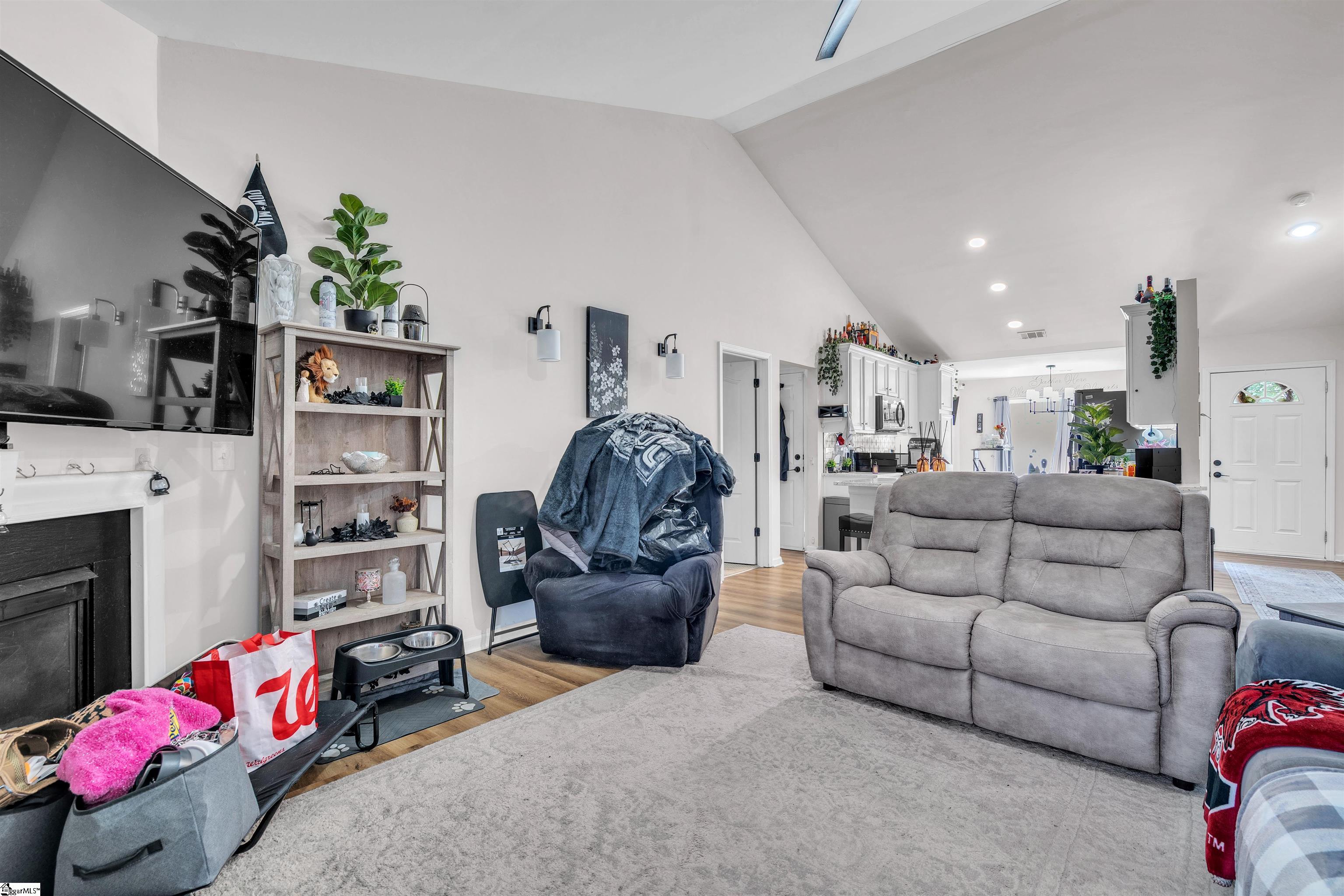 258 Dartmoor Drive Property Photo 8