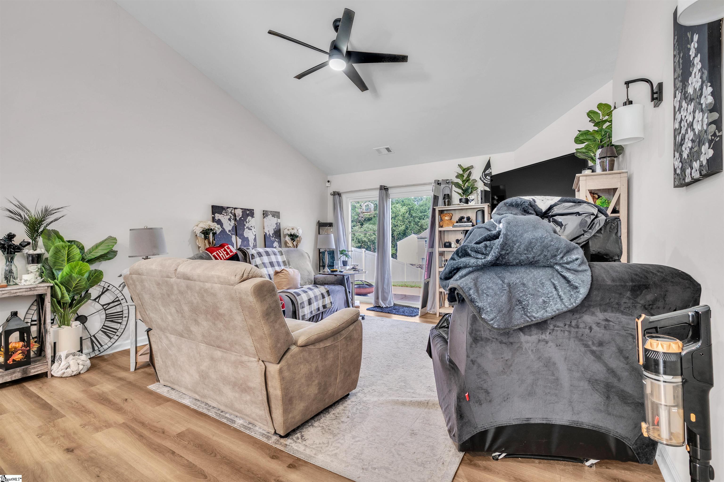 258 Dartmoor Drive Property Photo 9