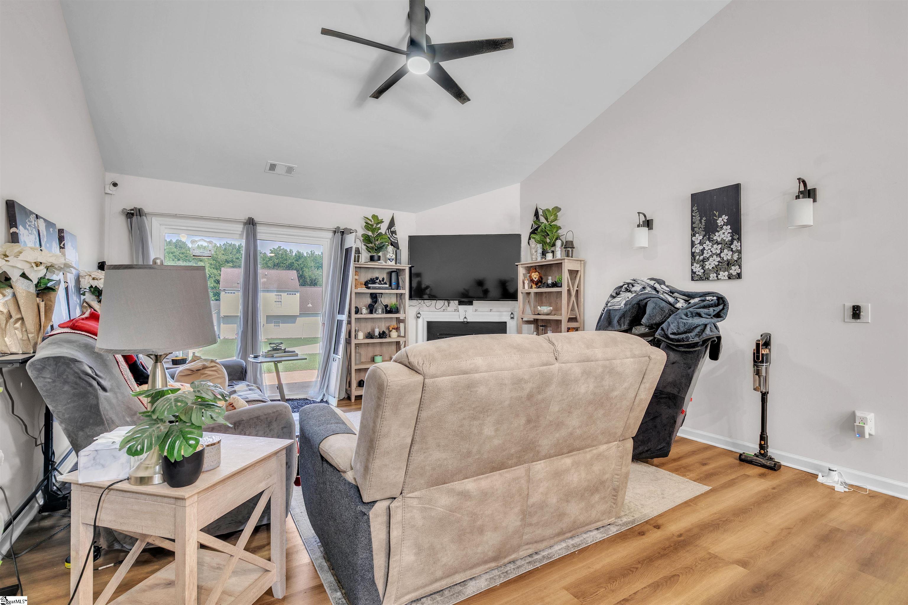 258 Dartmoor Drive Property Photo 10