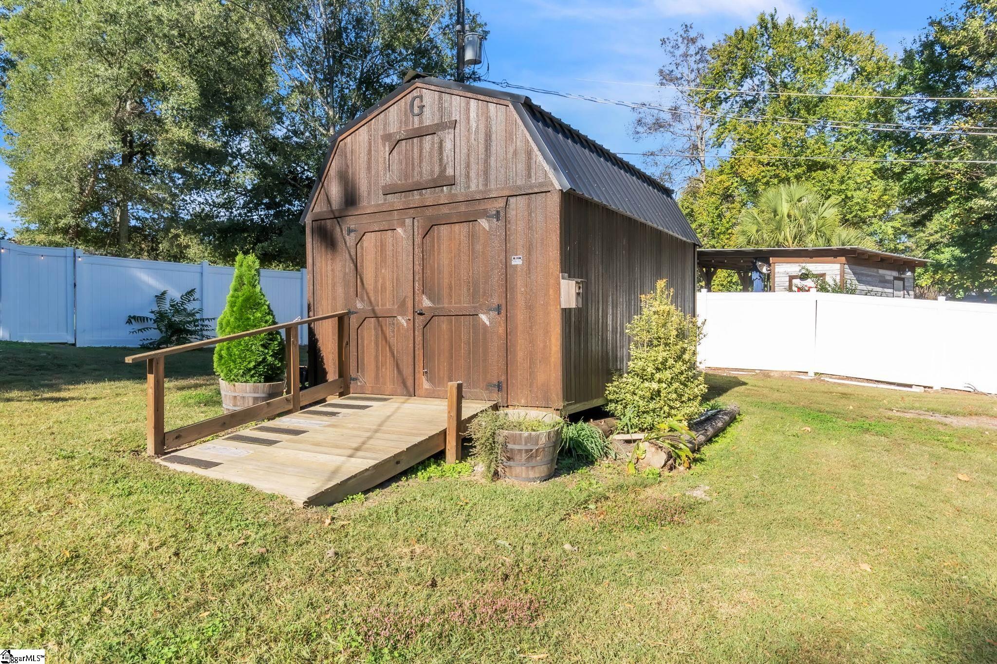 210 W Fernwood Road Property Photo 33