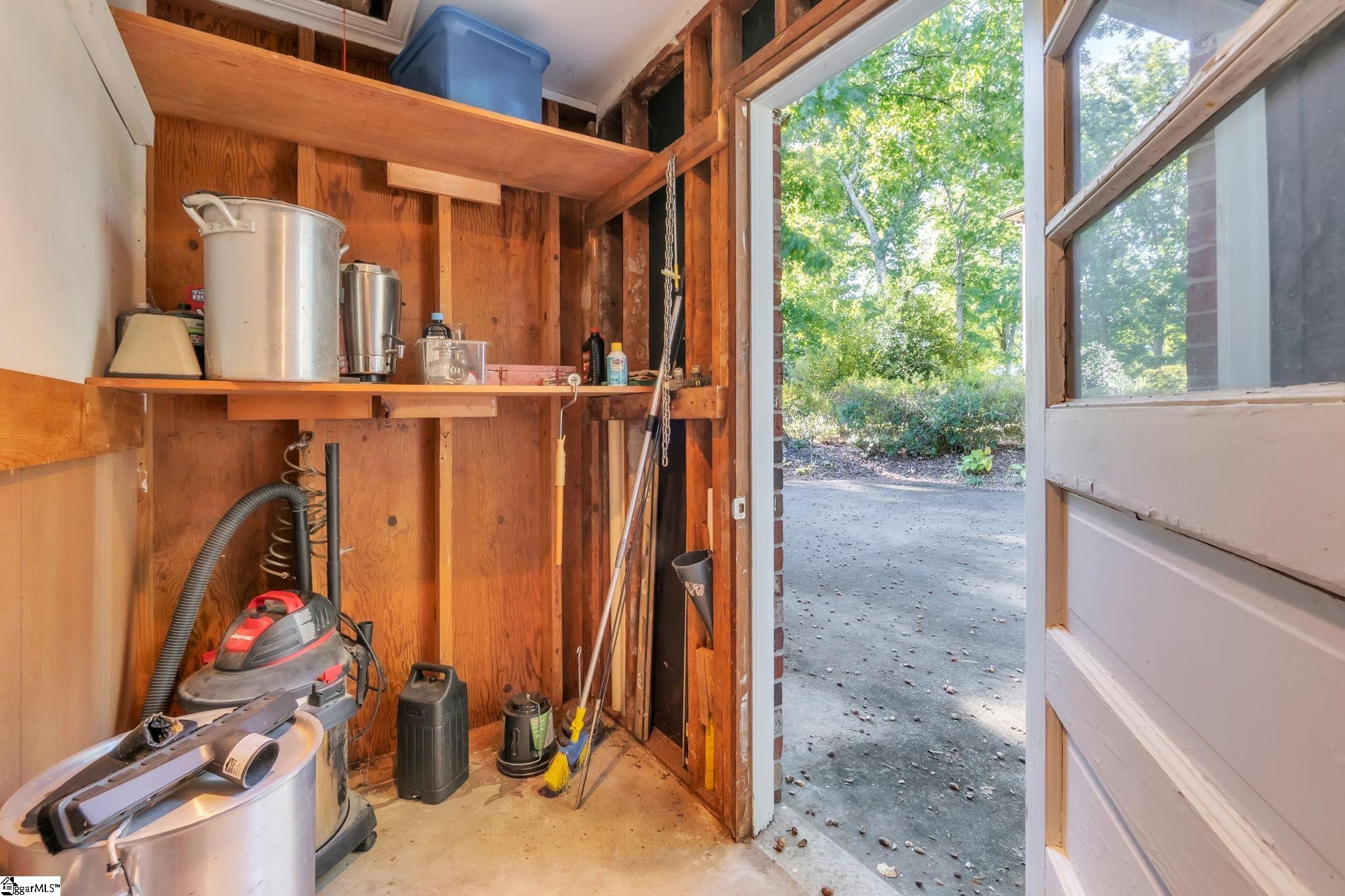 210 W Fernwood Road Property Photo 35