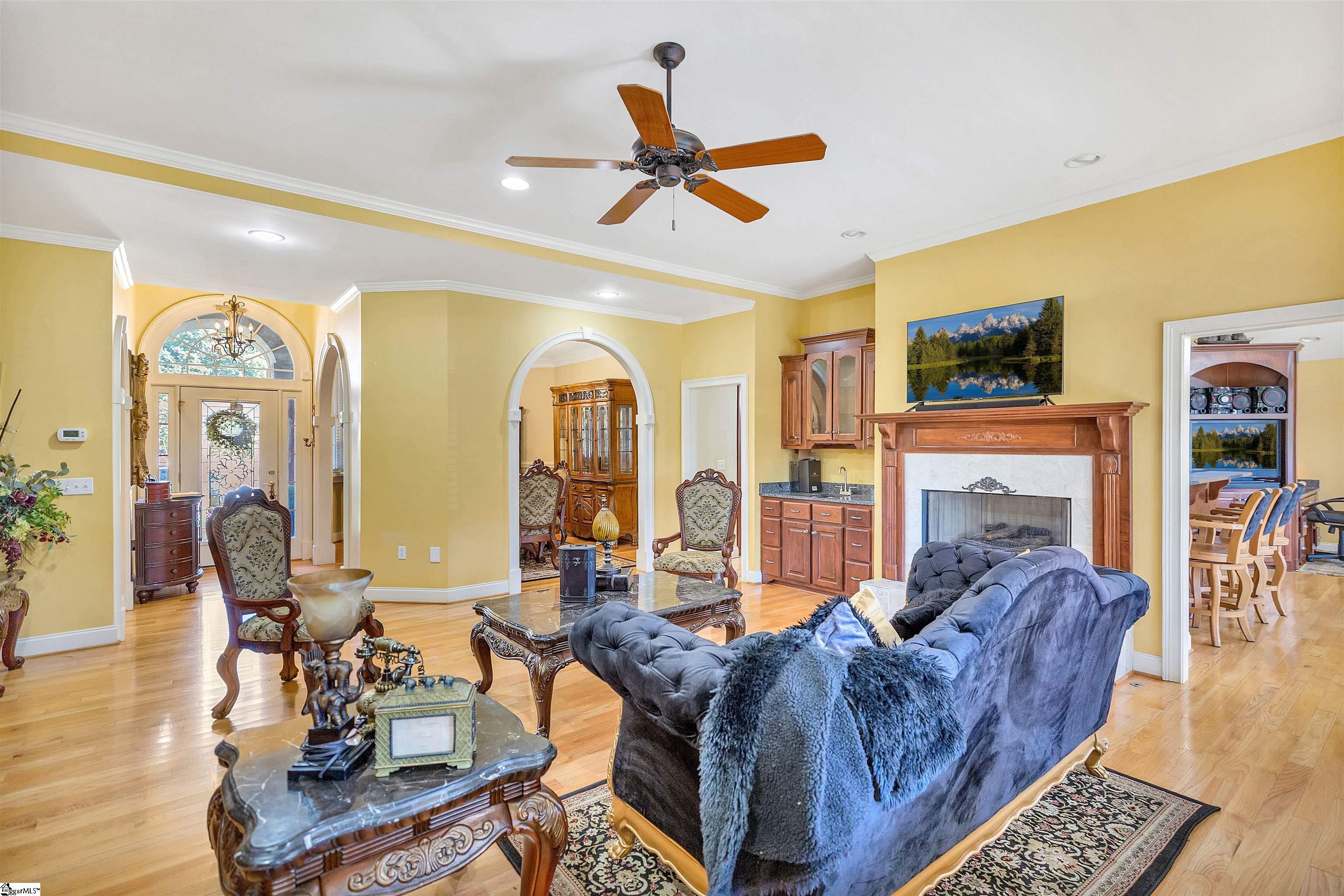 116 Cayman Way Property Photo 8