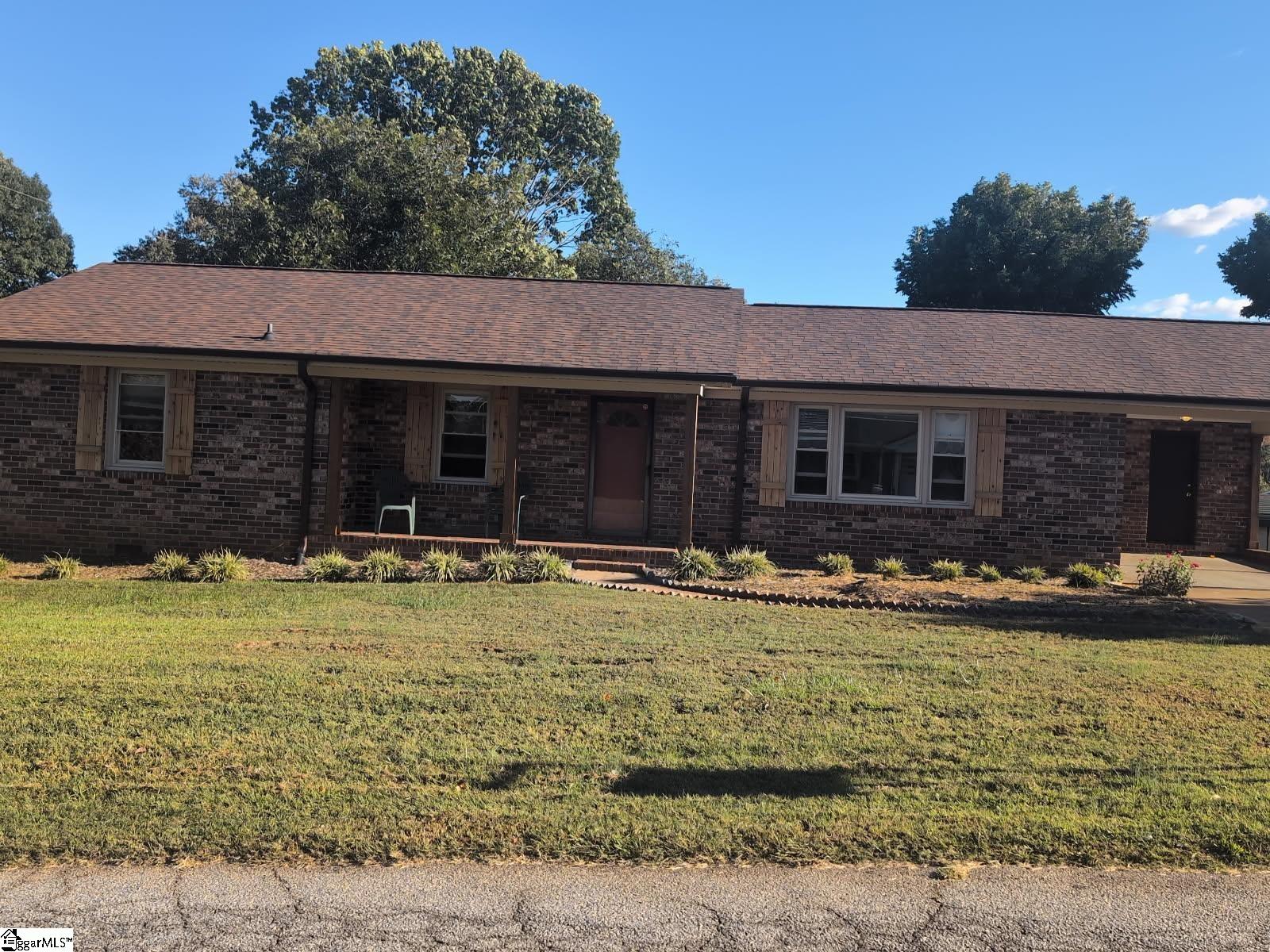 201 Acorn Drive Property Photo 2