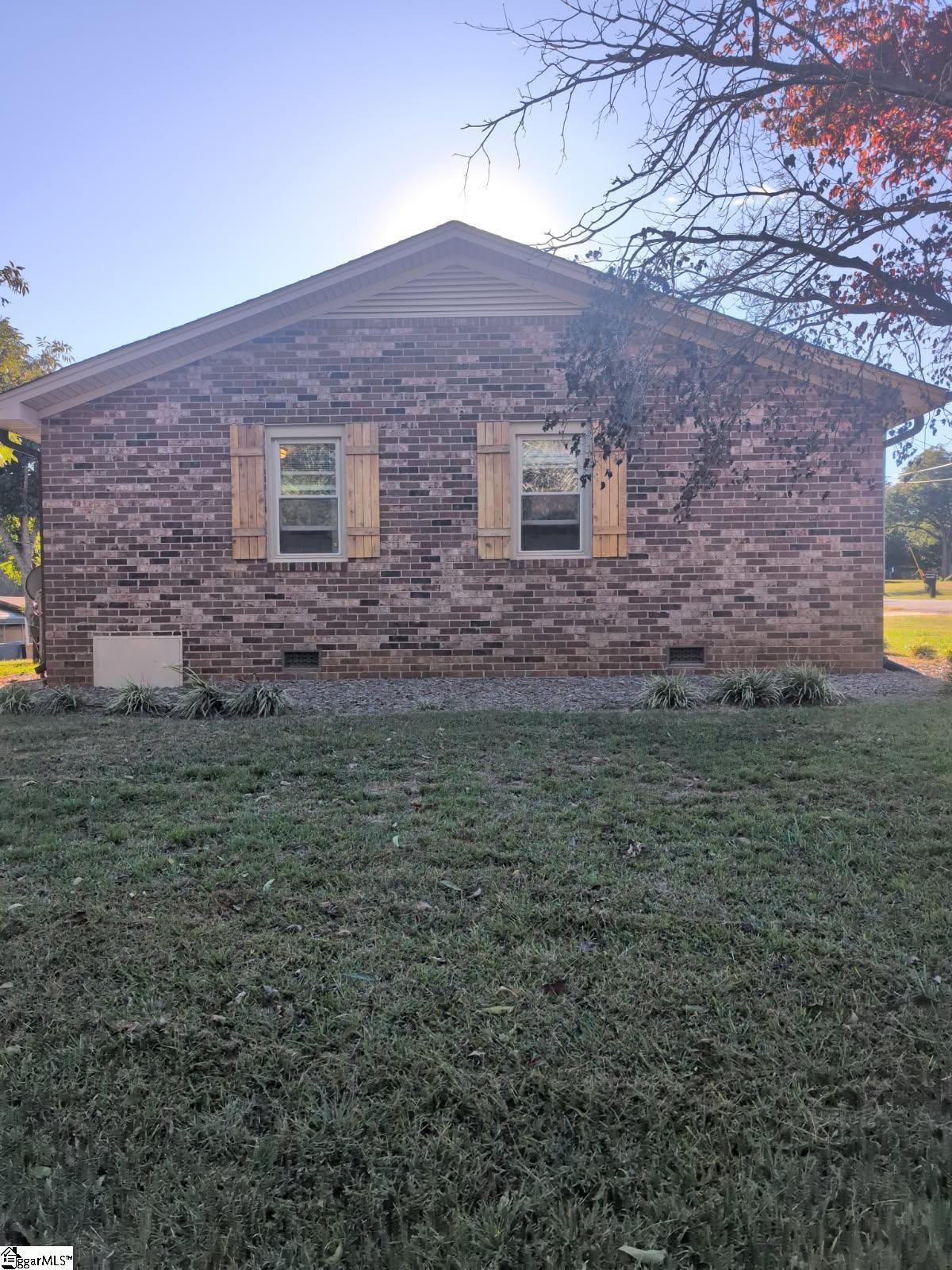 201 Acorn Drive Property Photo 8