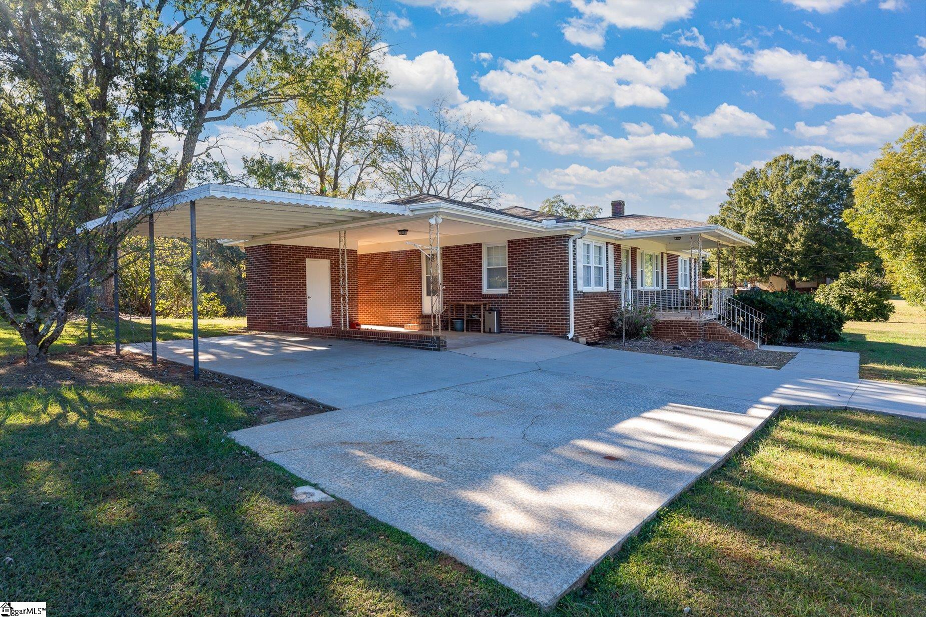747 Lusk Road Property Photo 3
