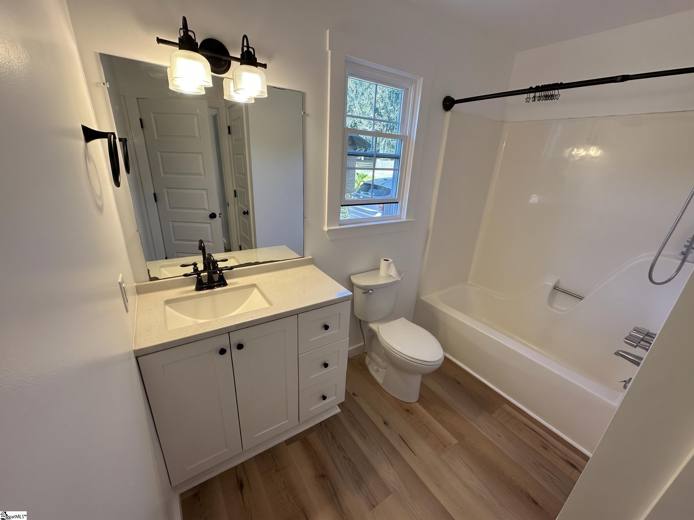 207 Laurelwood Drive Property Photo 15