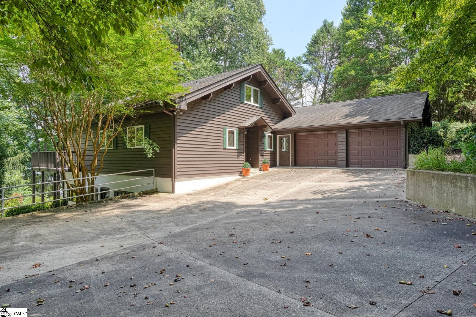 1607250 Property Photo 4