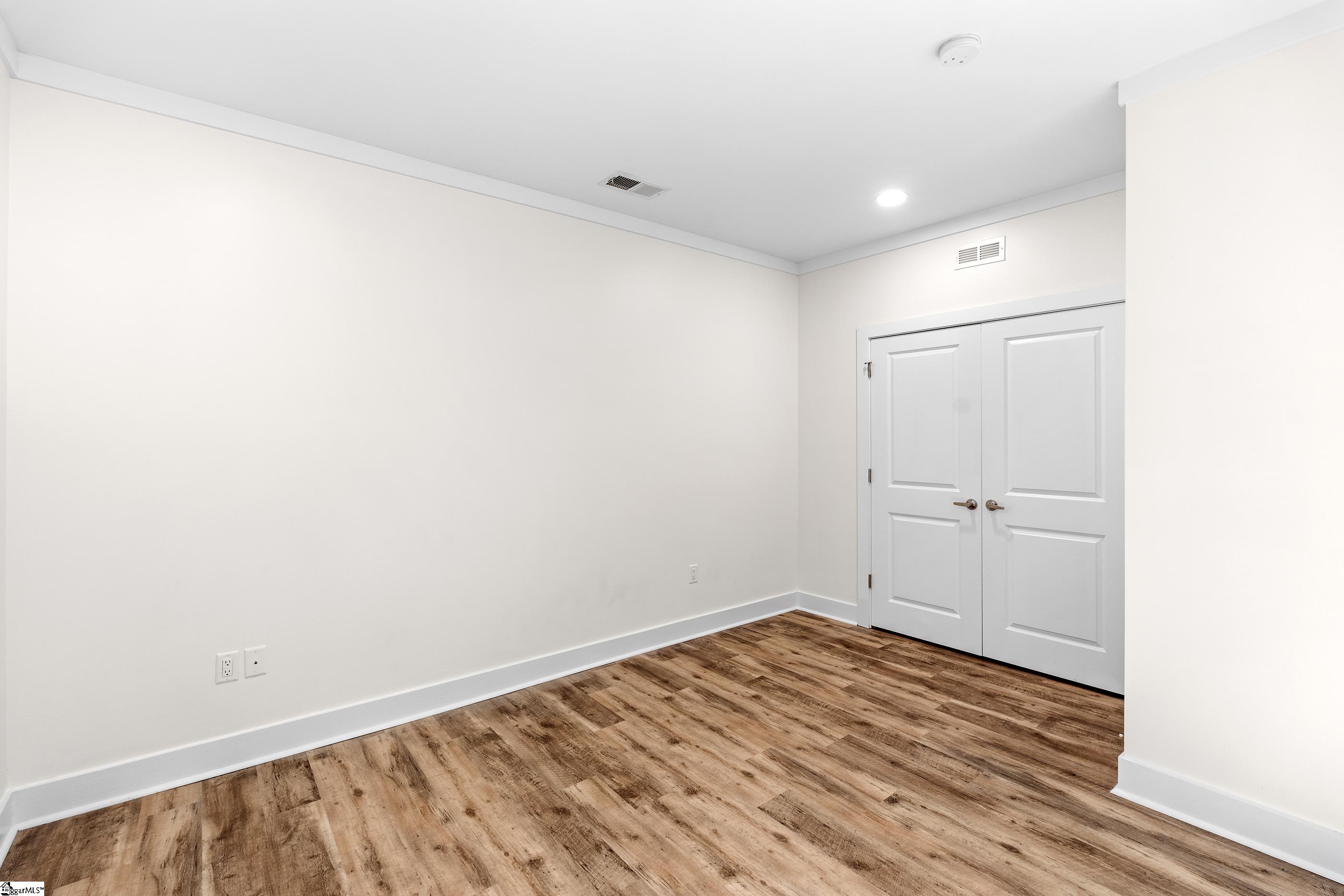 98 E Mcbee Avenue Property Photo 18