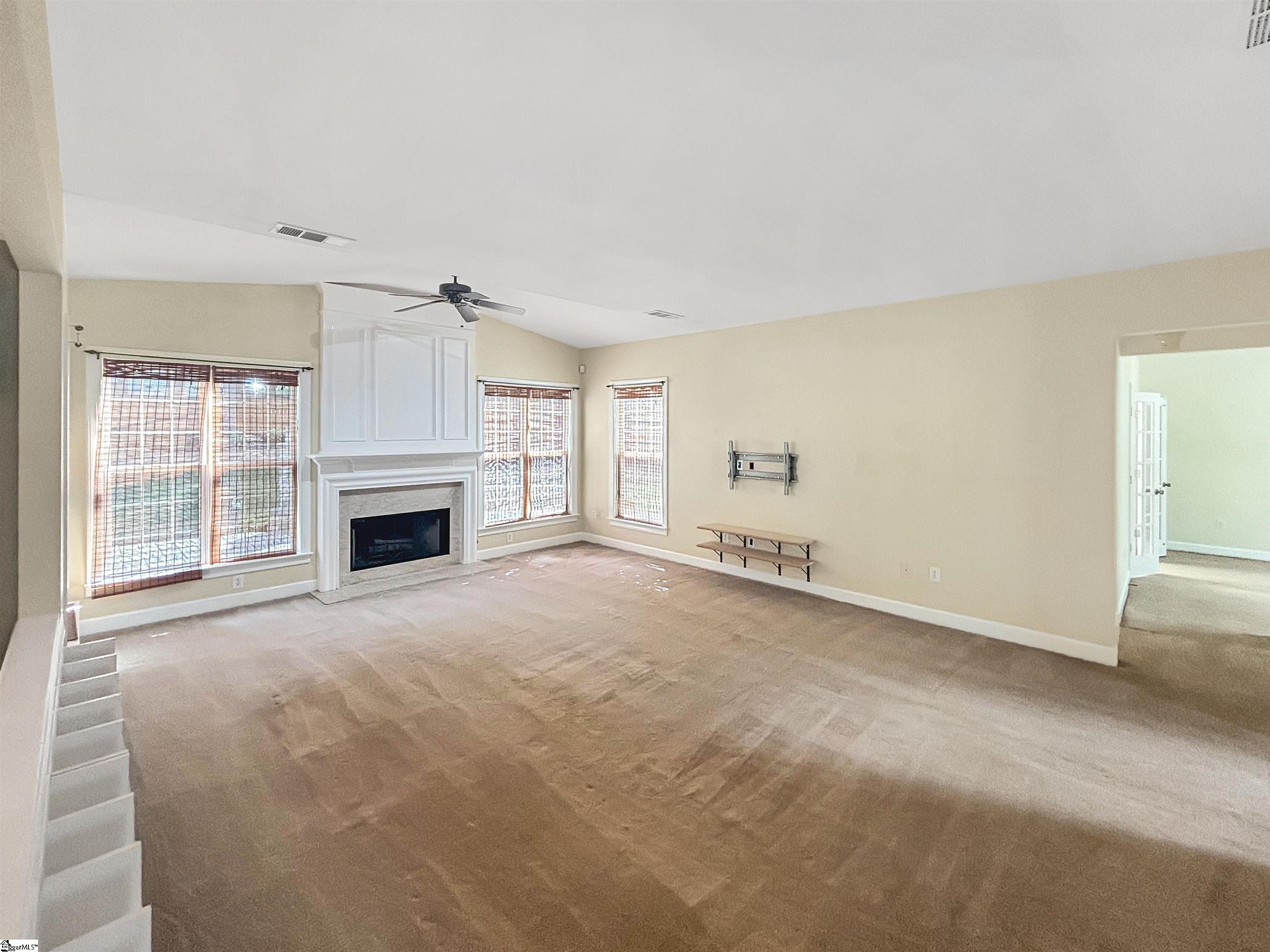1607261 Property Photo 5