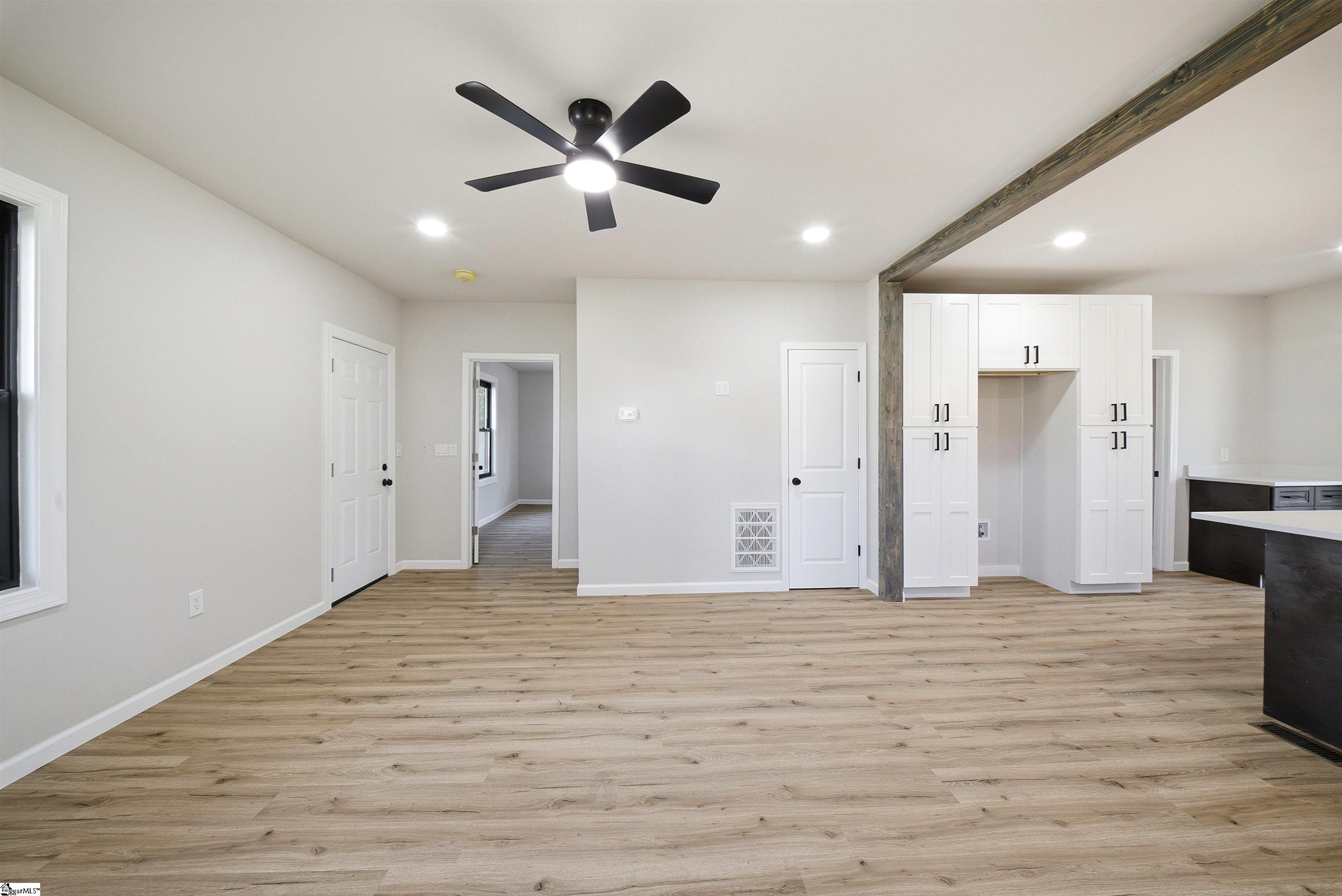 2 3rd Street Property Photo 7