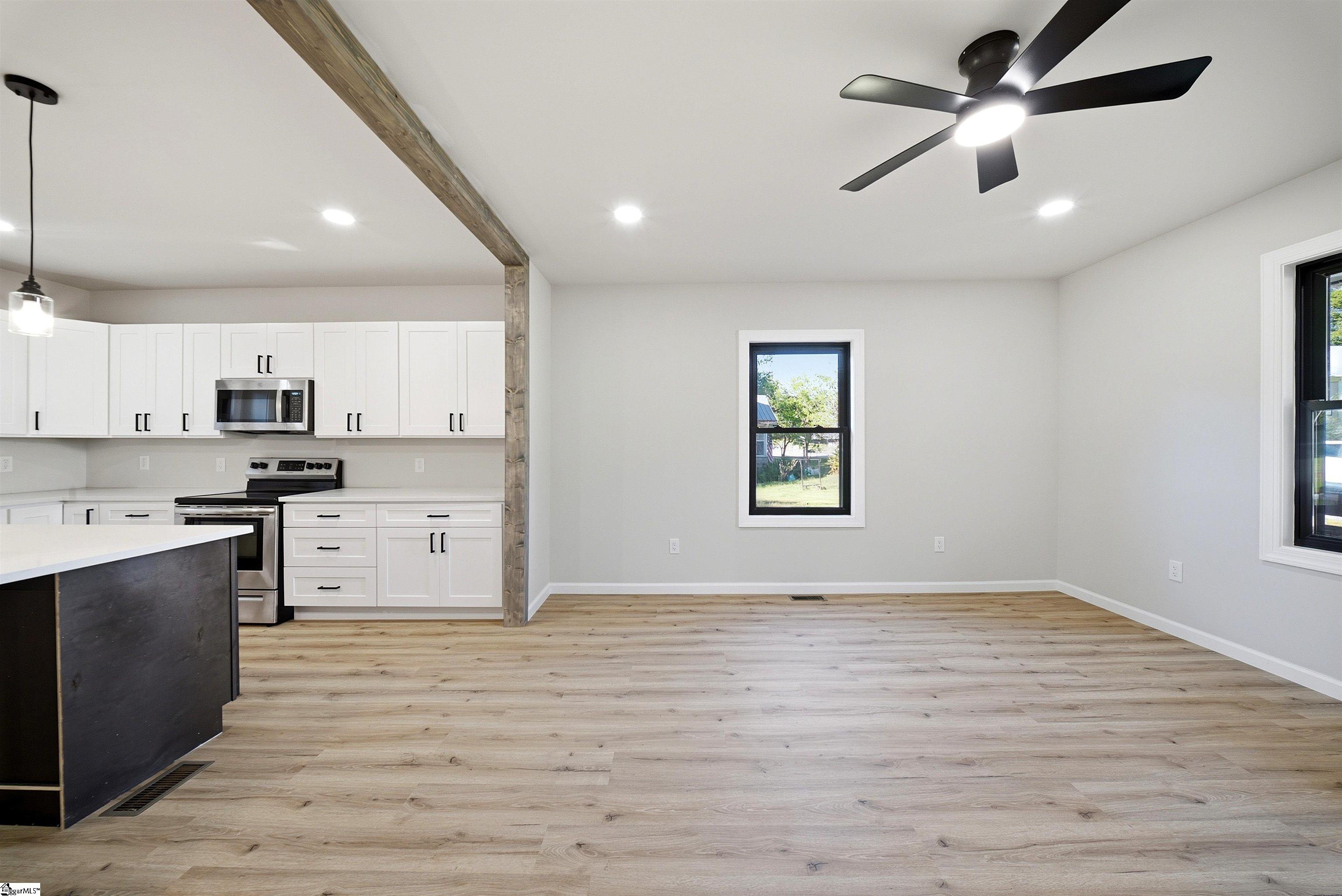 2 3rd Street Property Photo 8