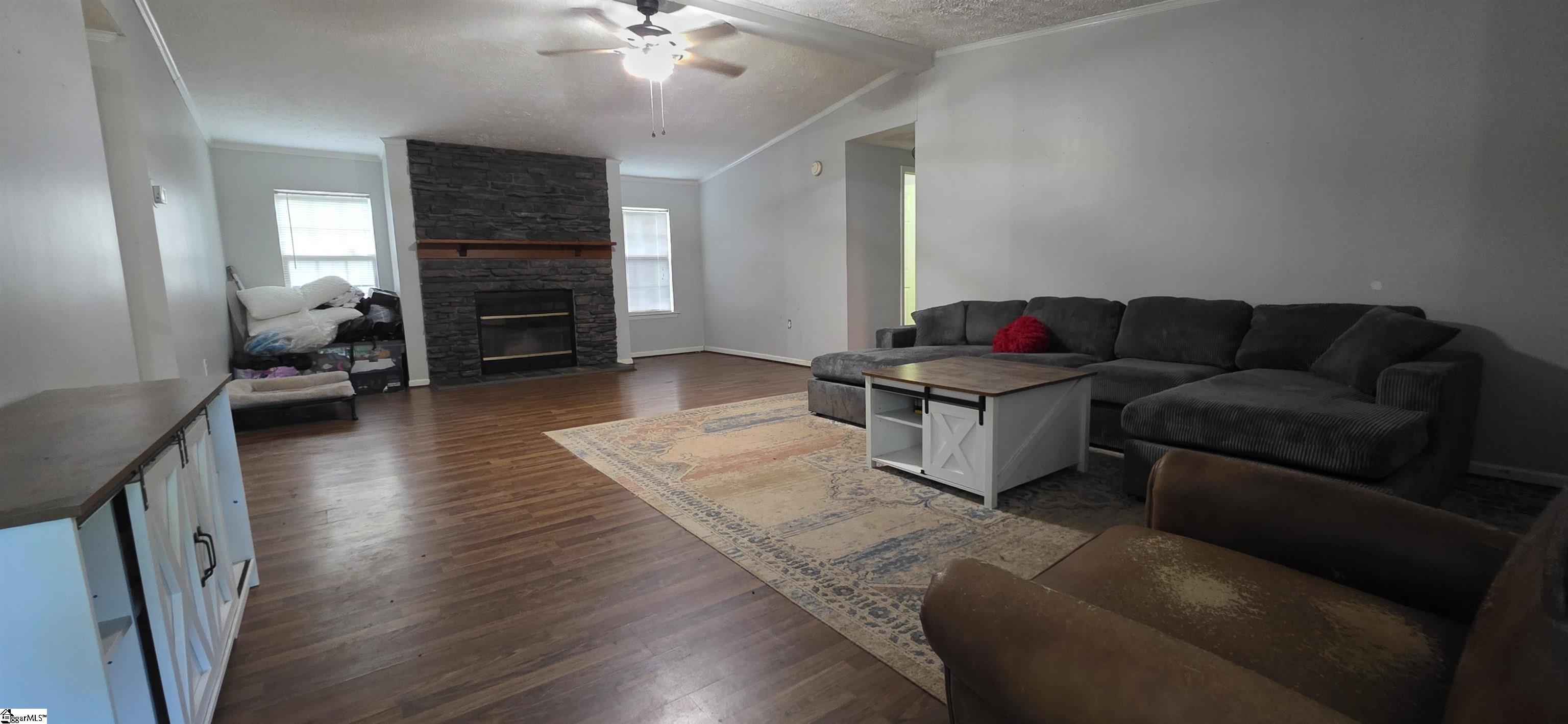 179 Finley Road Property Photo 6