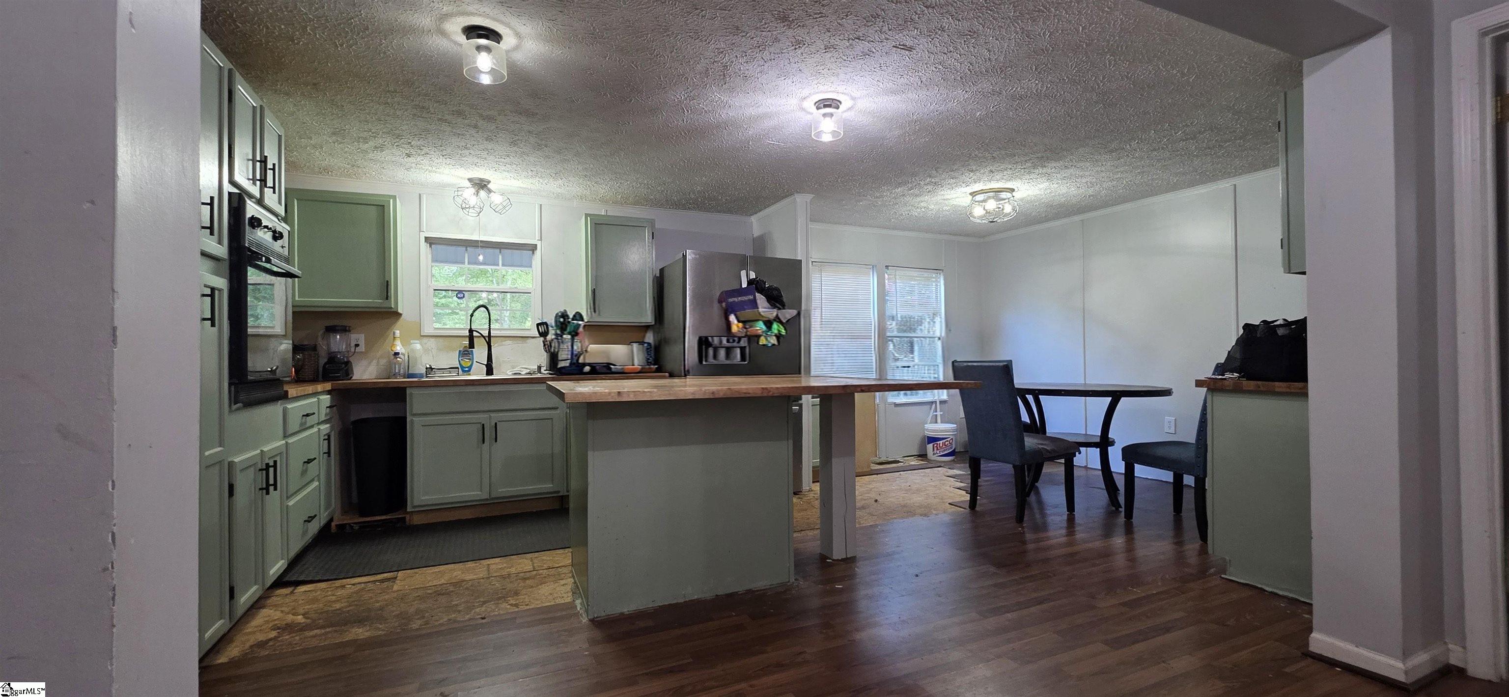 179 Finley Road Property Photo 8