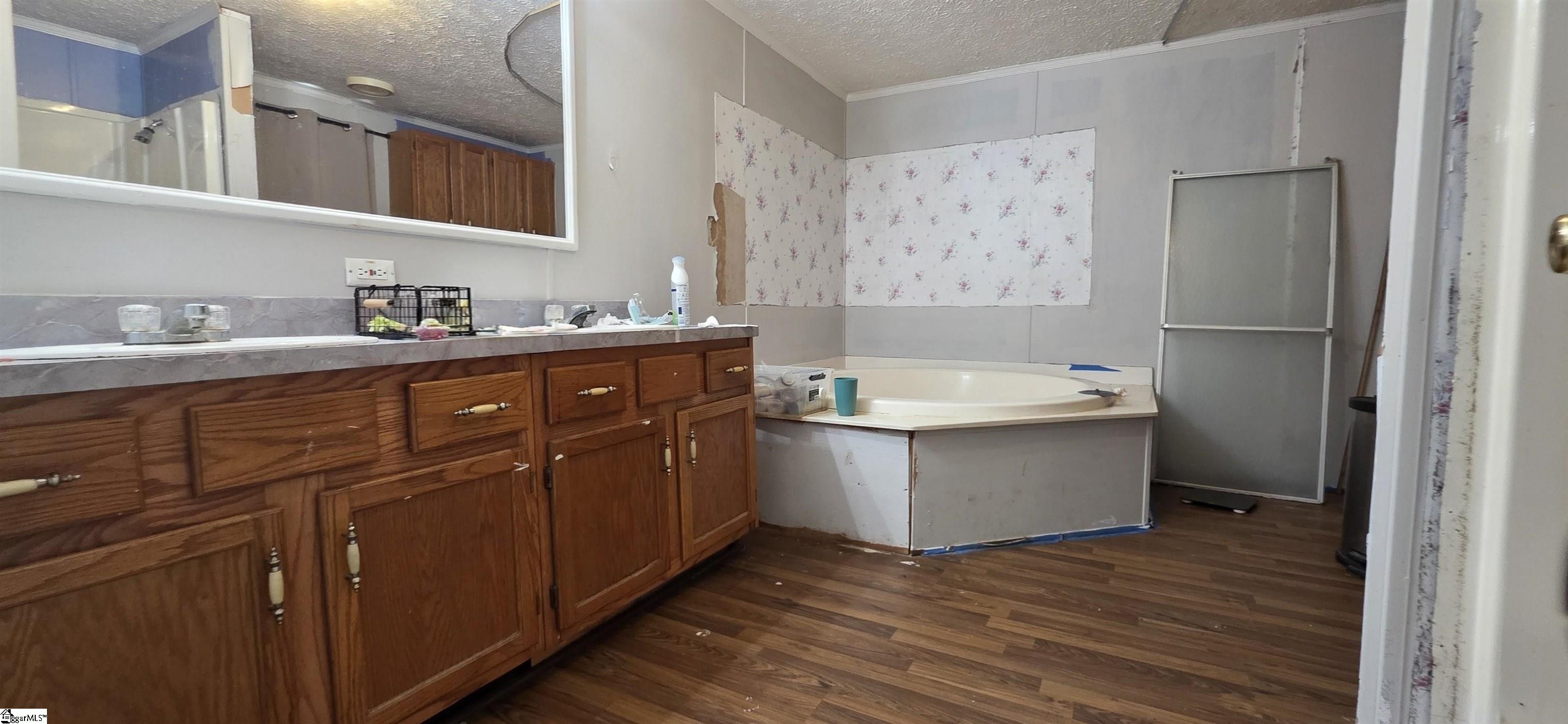 179 Finley Road Property Photo 11