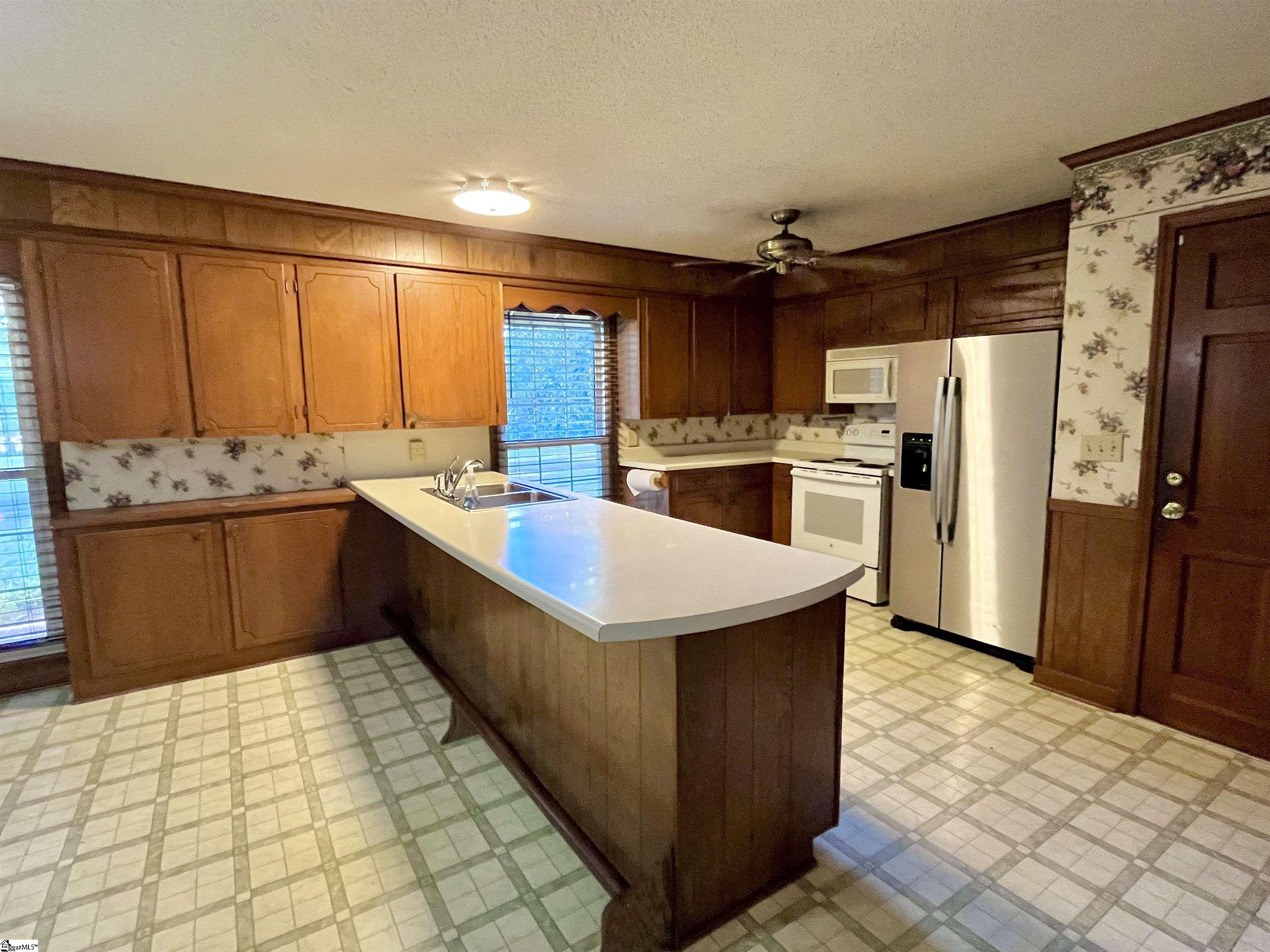 203 Moore Road Property Photo 6