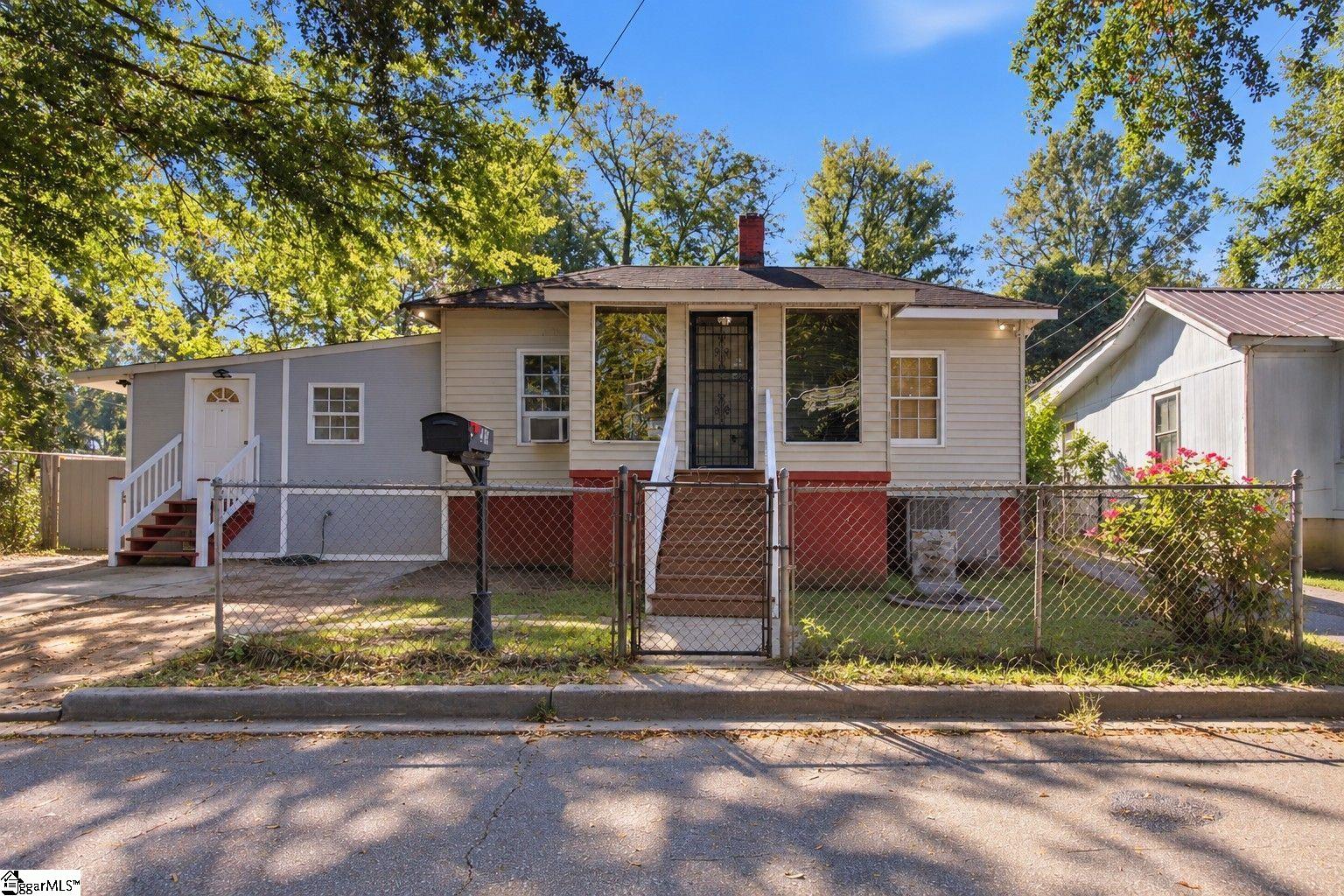 418 Douglas Street Property Photo 1