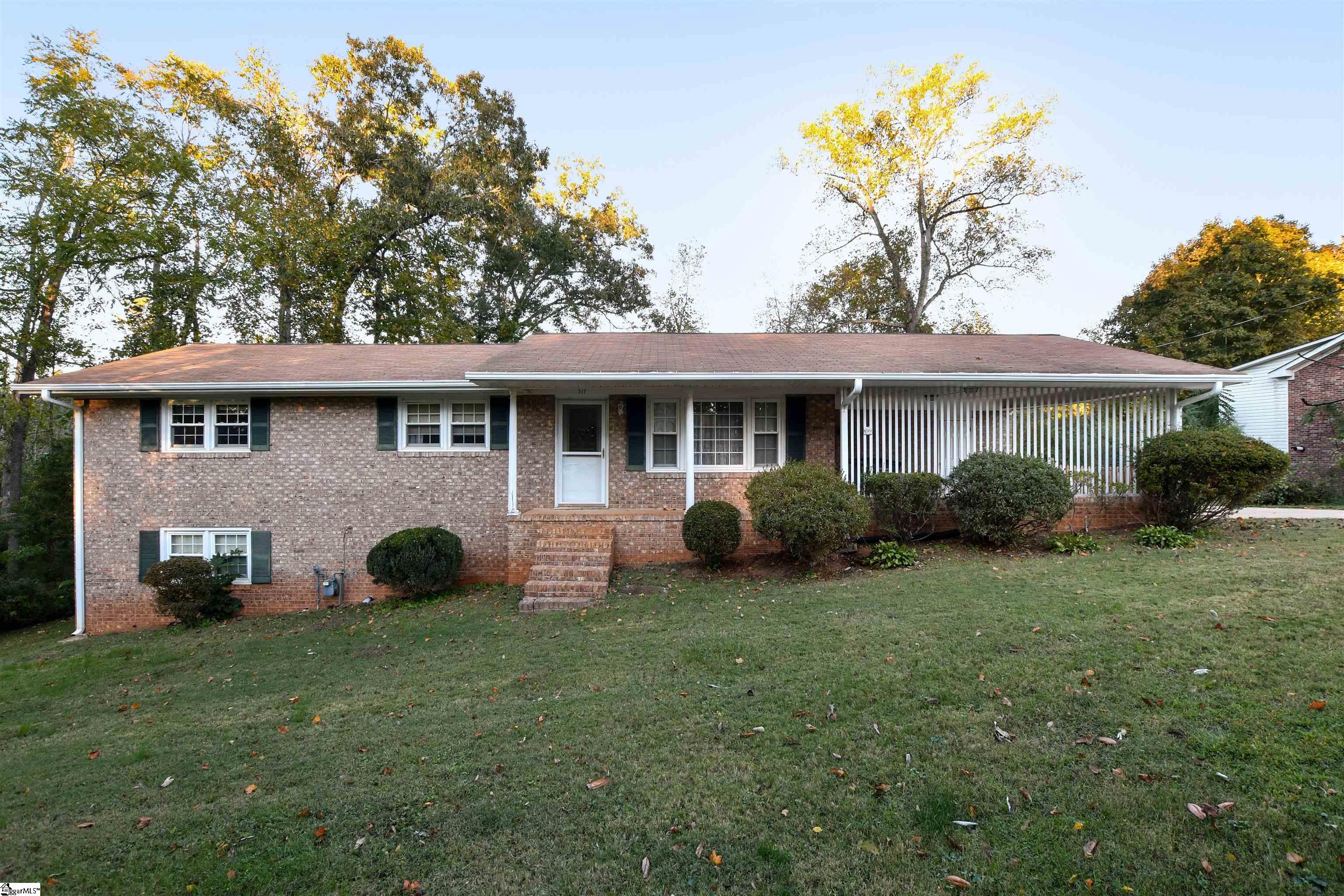 317 Richmond Drive Property Photo 1