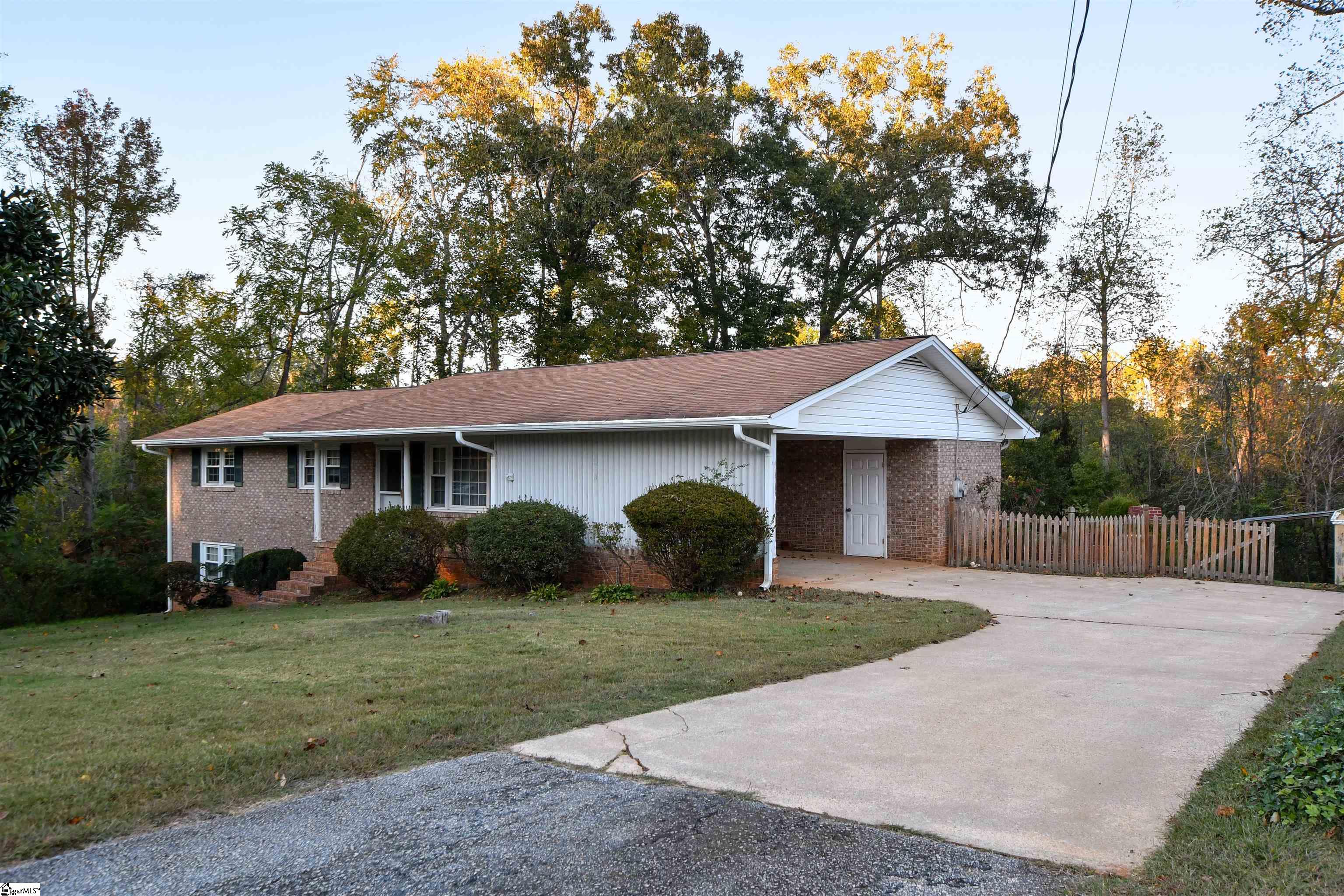 317 Richmond Drive Property Photo 2