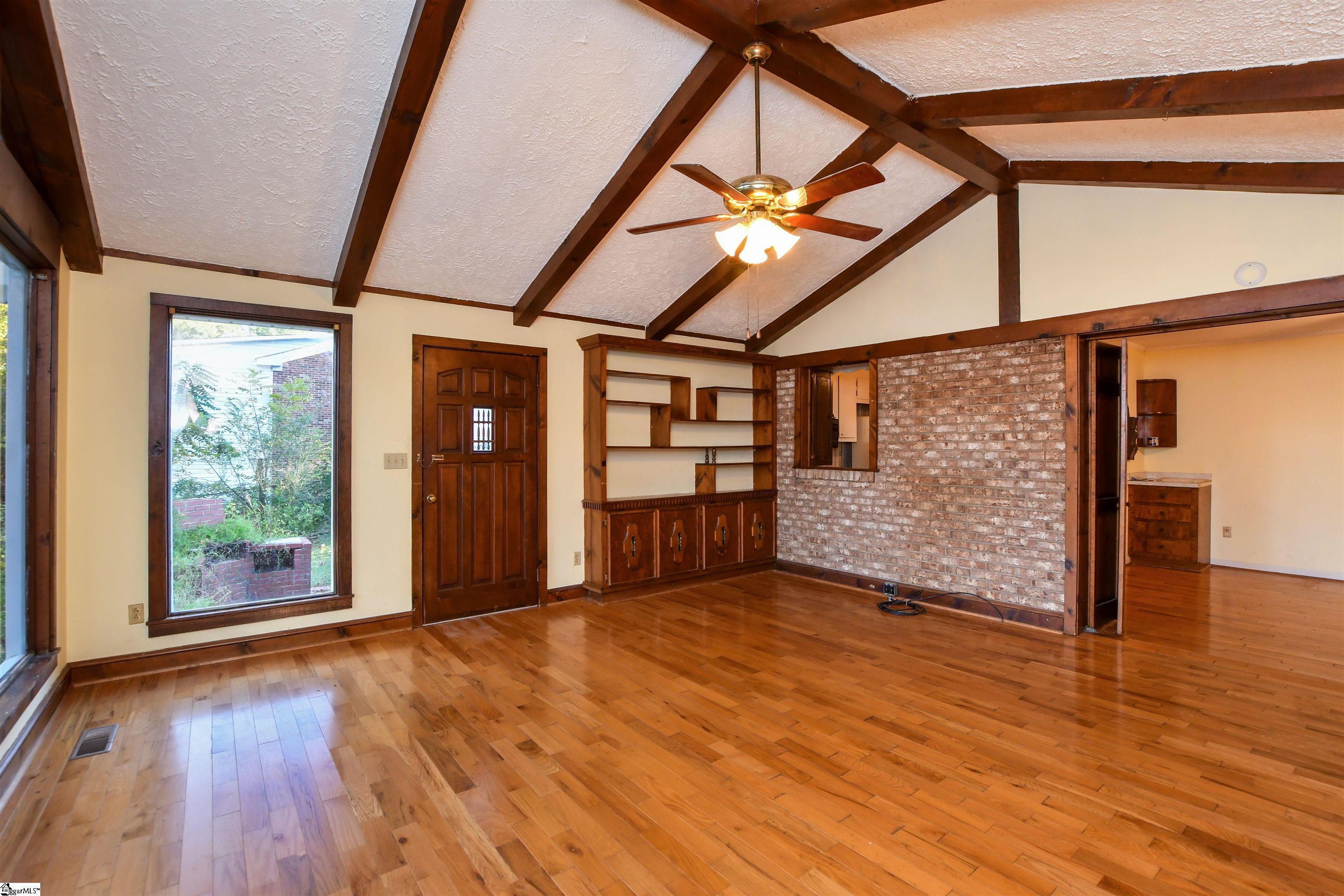 317 Richmond Drive Property Photo 6