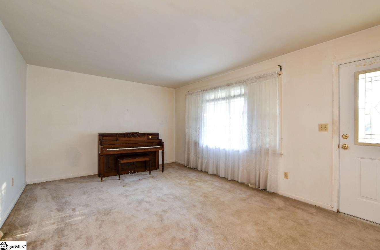 317 Richmond Drive Property Photo 13