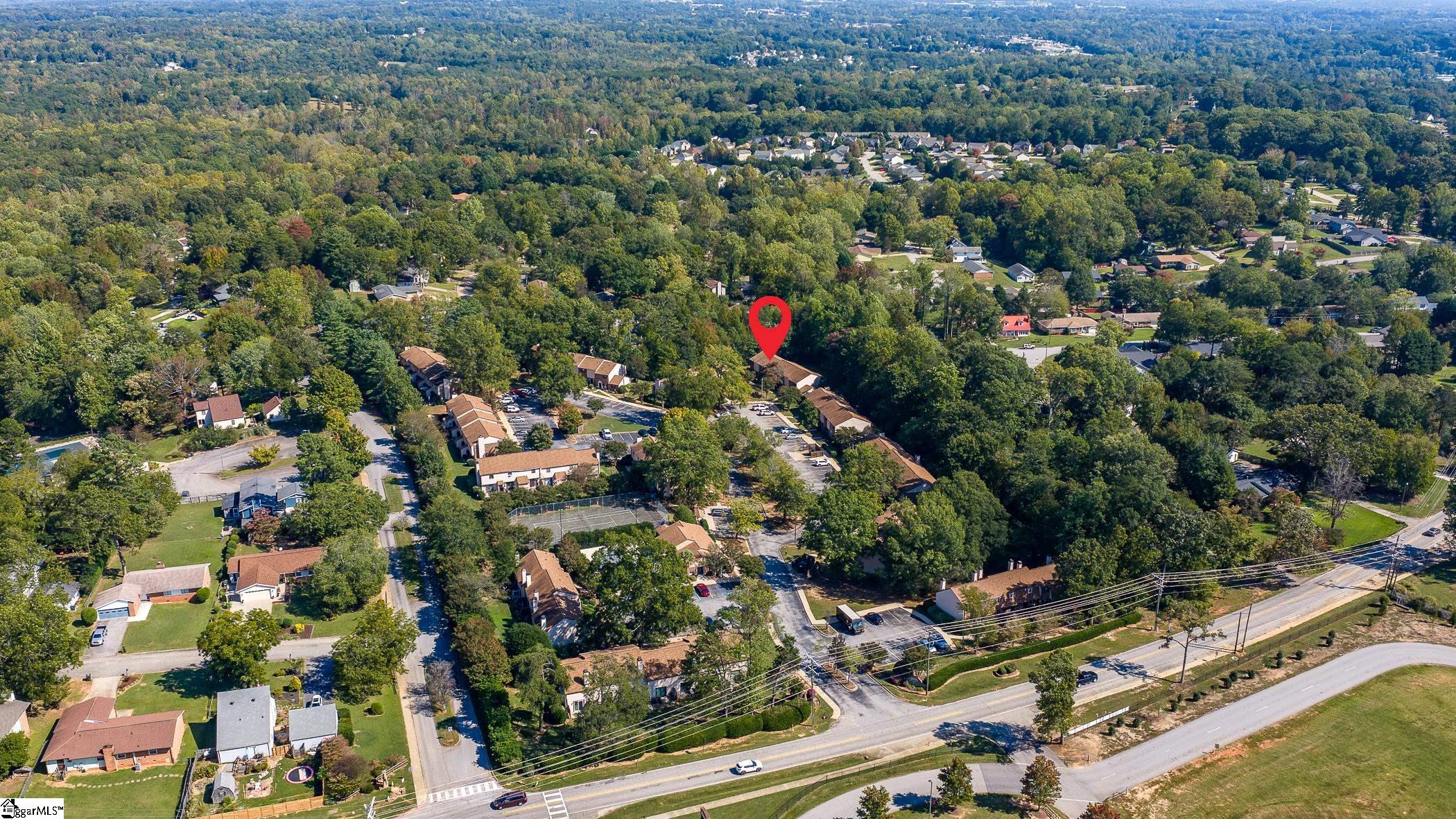 812 Reid School Road Property Photo 2