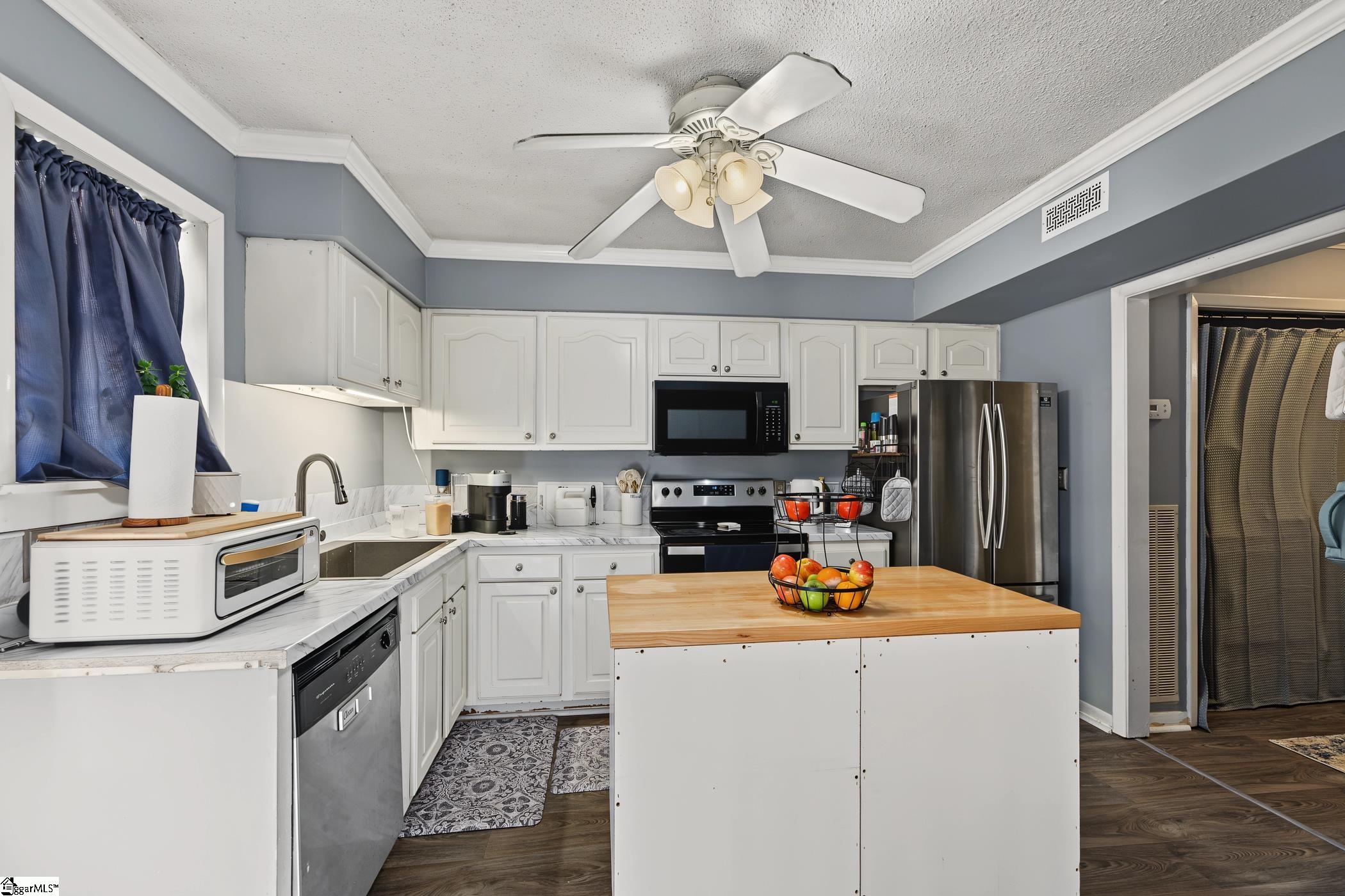 812 Reid School Road Property Photo 10