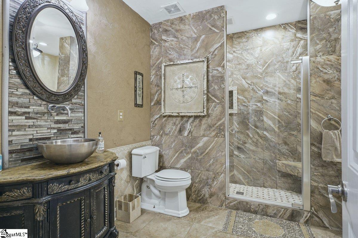 206 Traymore Way Property Photo 32