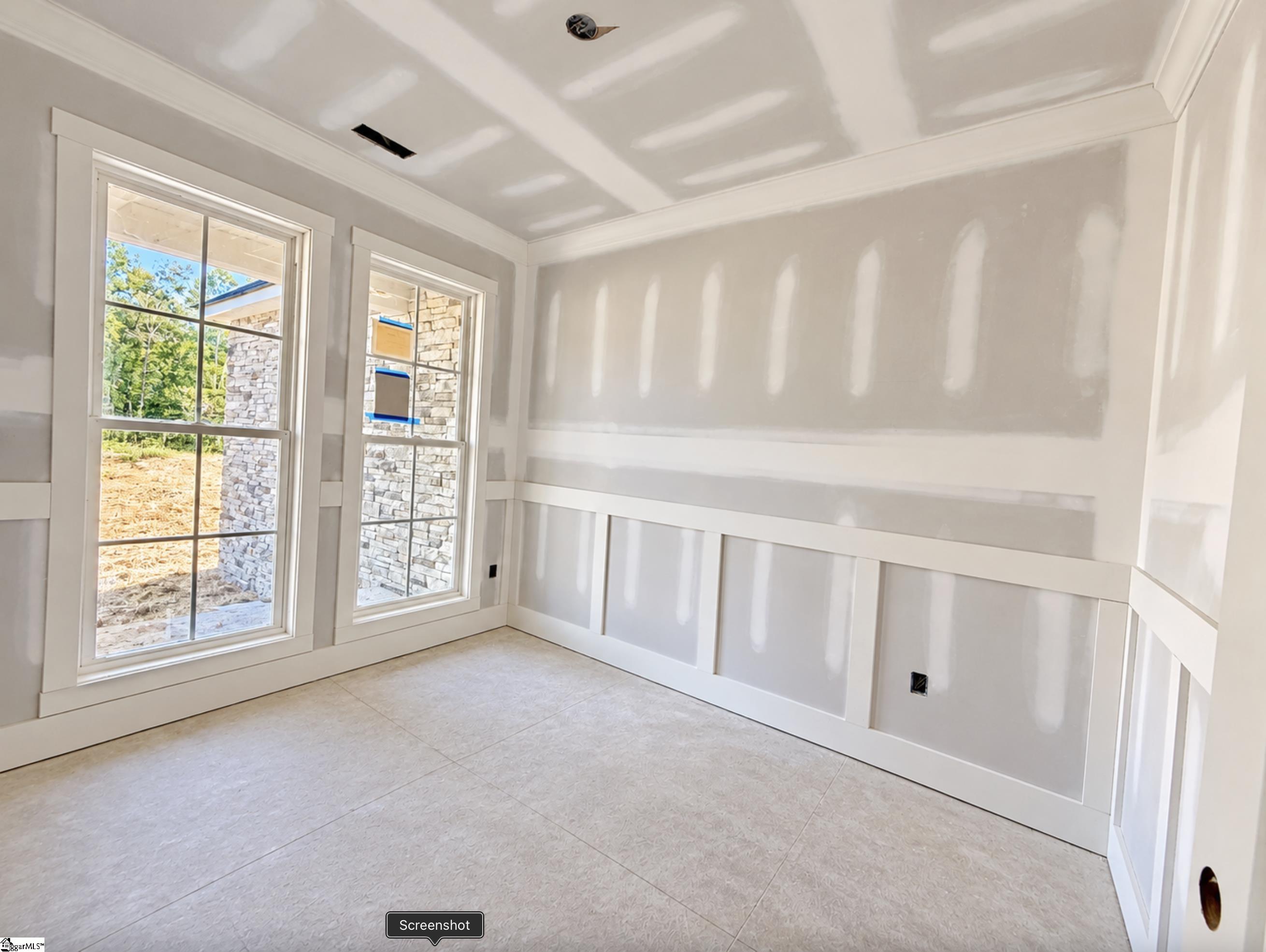924 Falling Waters Lane Property Photo 9