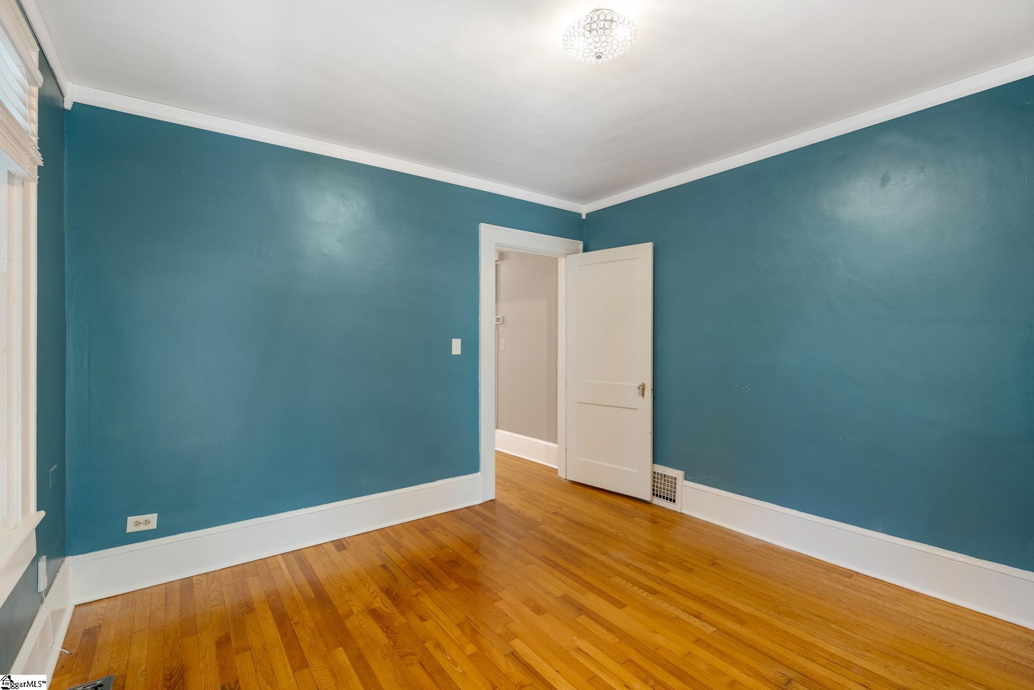 303 N Franklin Road Property Photo 24