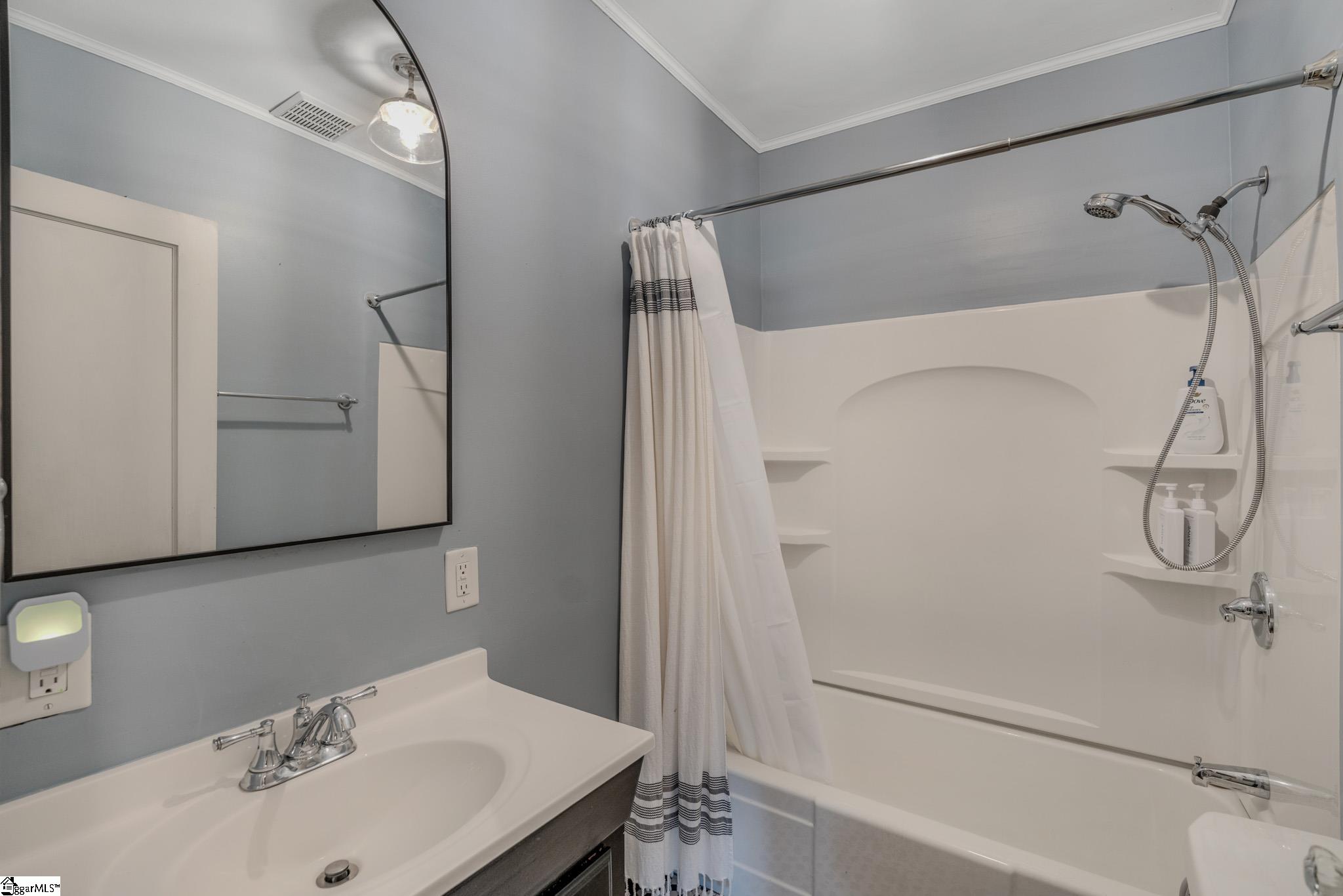 303 N Franklin Road Property Photo 25