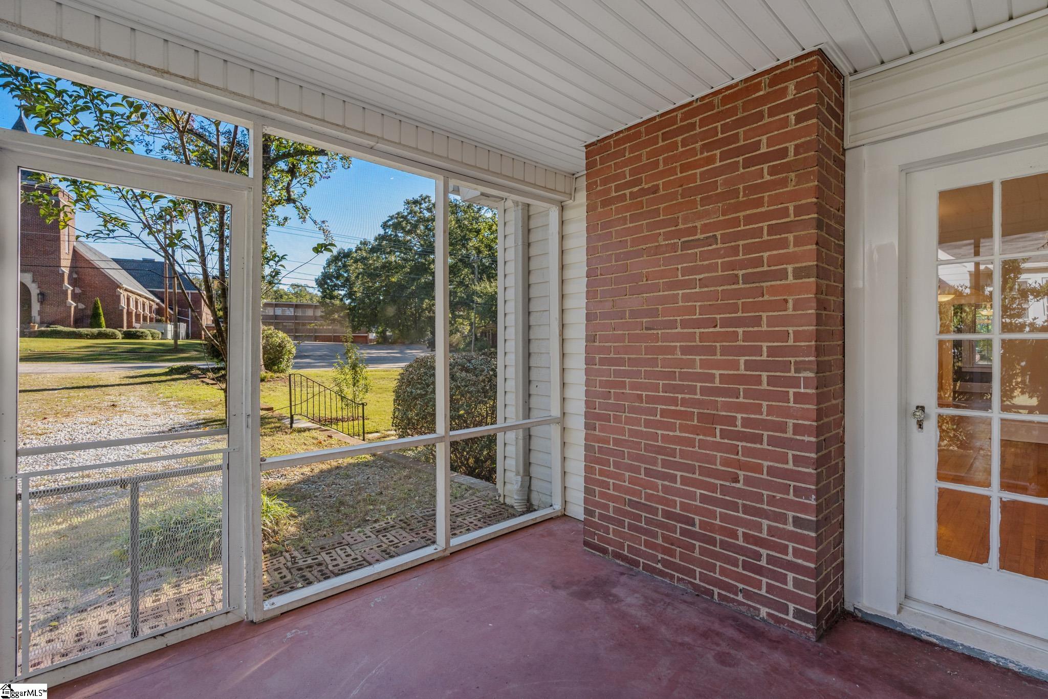 303 N Franklin Road Property Photo 32