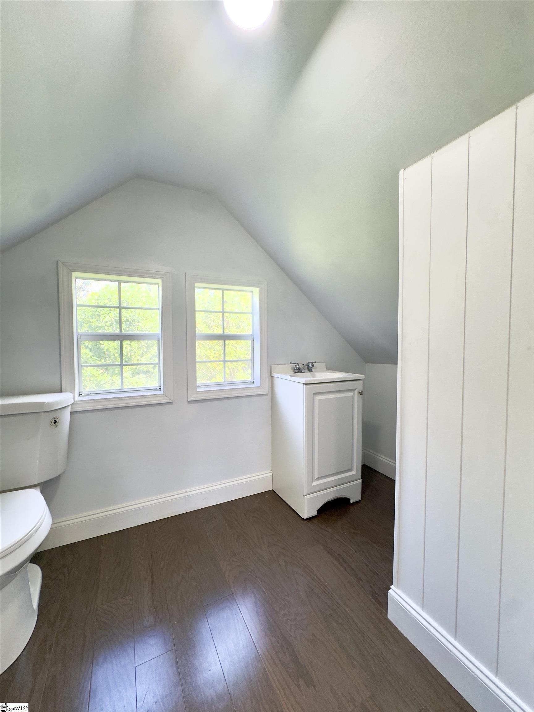165 1/2 Moore Street Property Photo 19