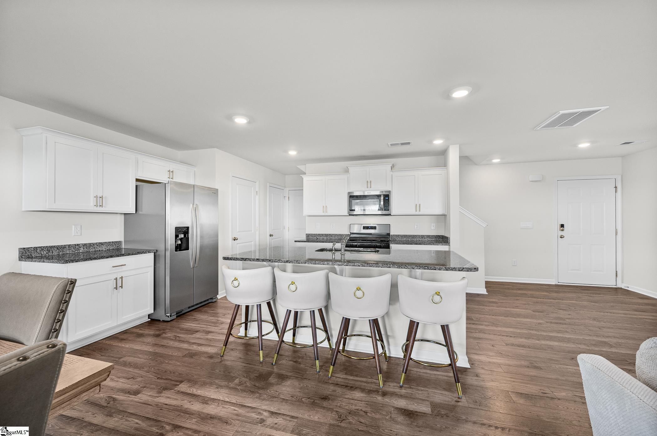 577 Evaleigh Street Property Photo 3
